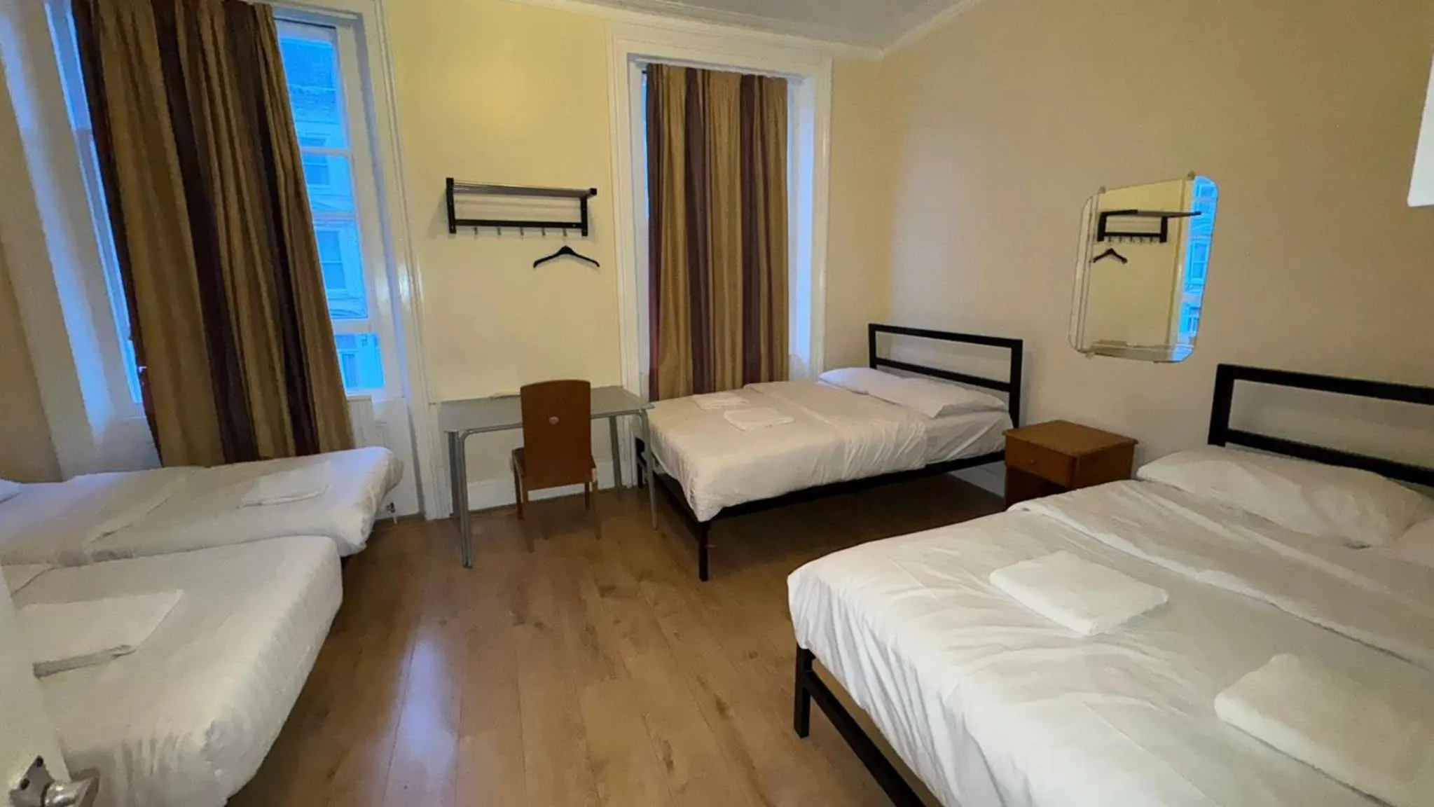 Photo of the whole room, Bed in Anwar House