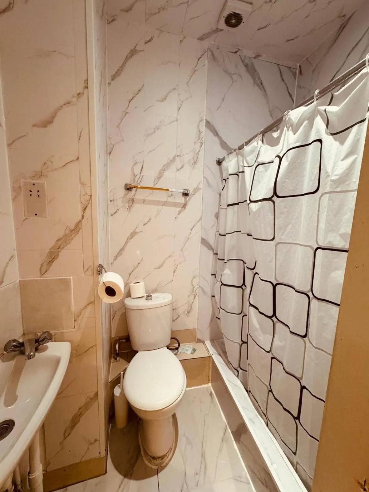 Shower in Anwar House