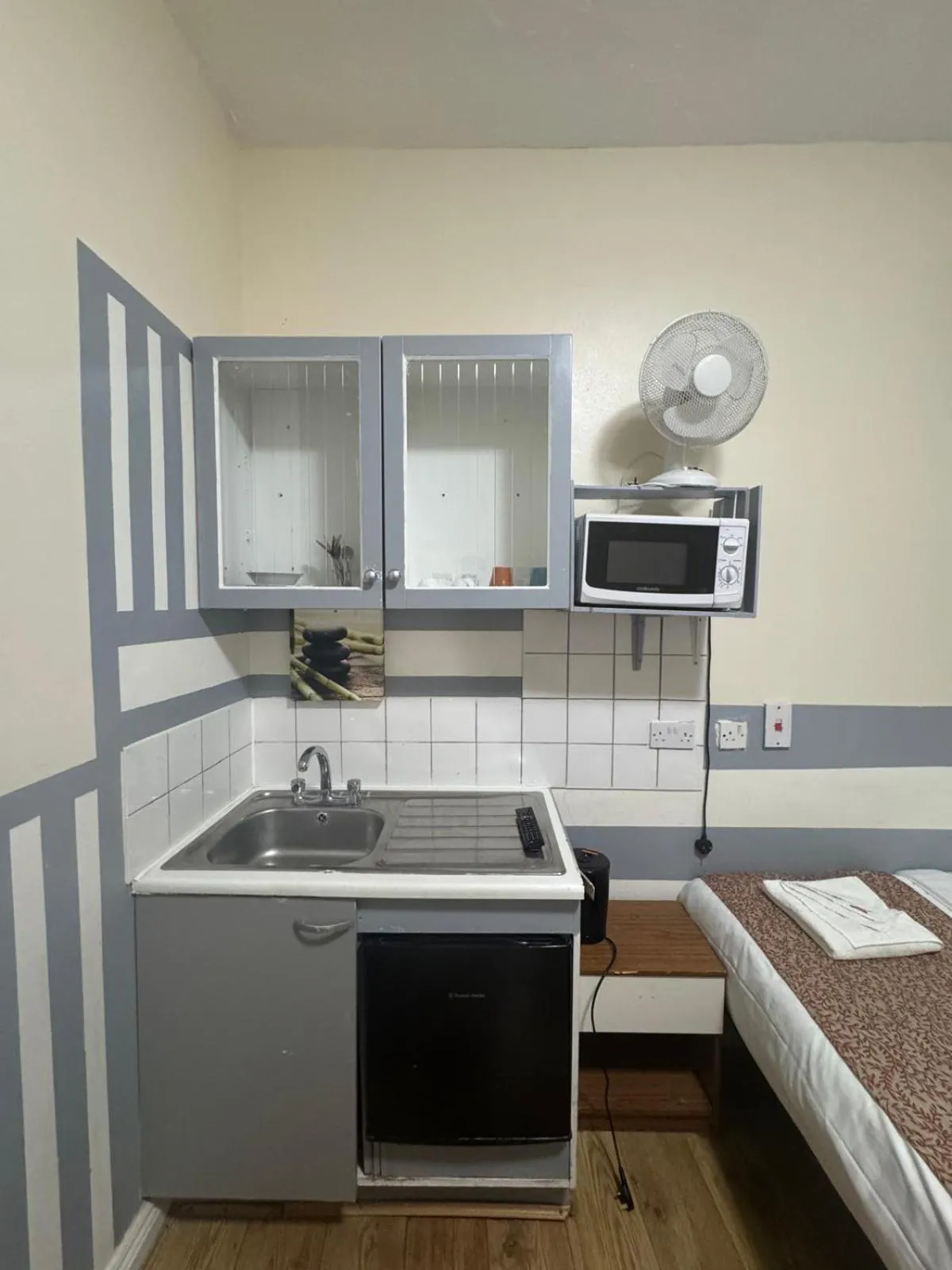Kitchen or kitchenette in Anwar House