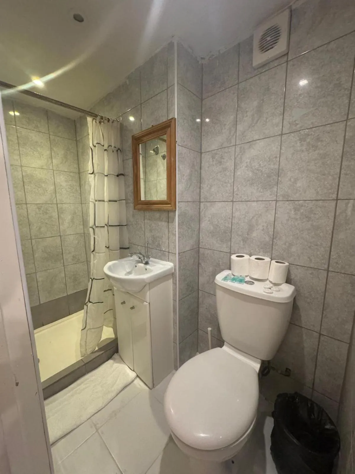 Shower in Anwar House