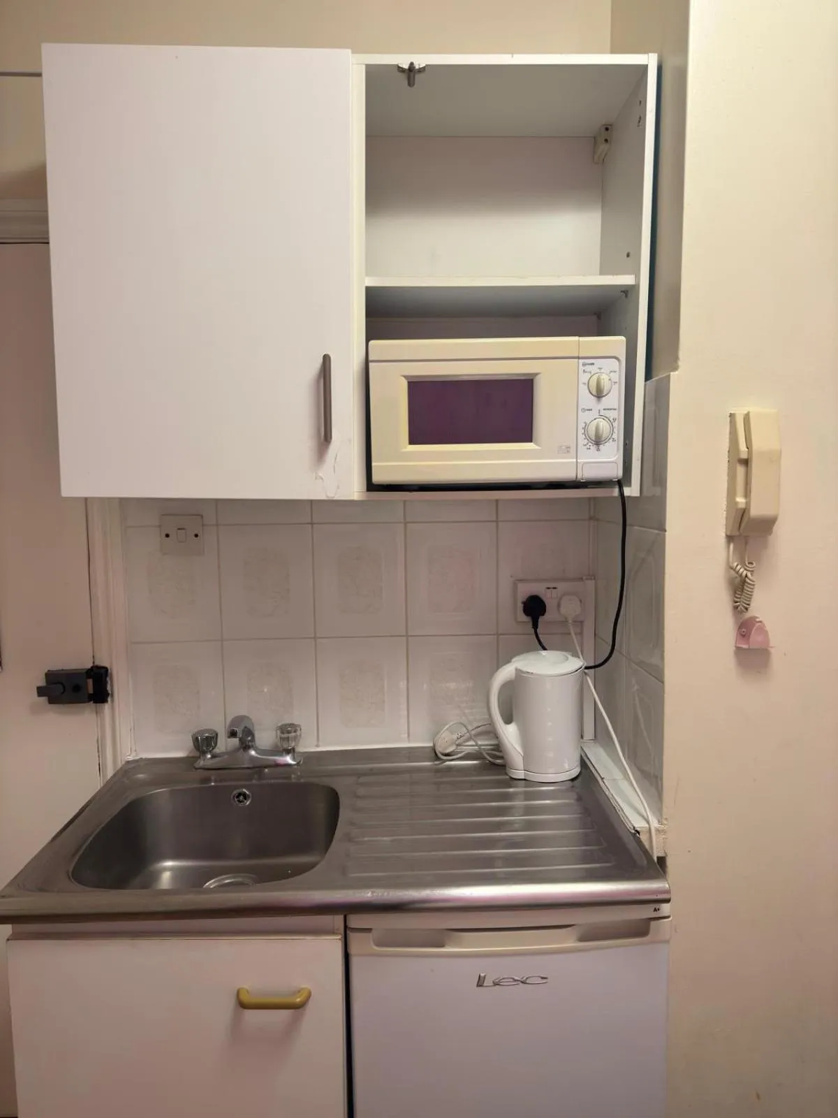 Kitchen or kitchenette in Anwar House