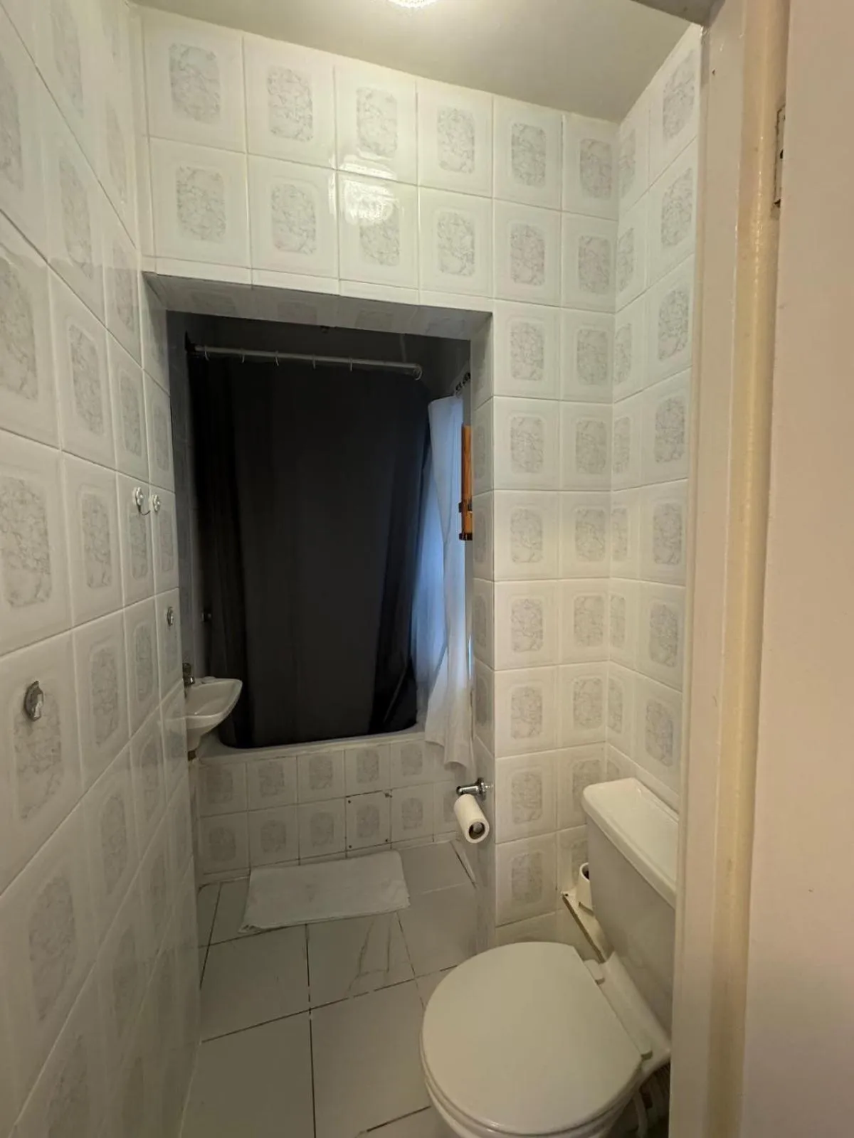 Shower in Anwar House