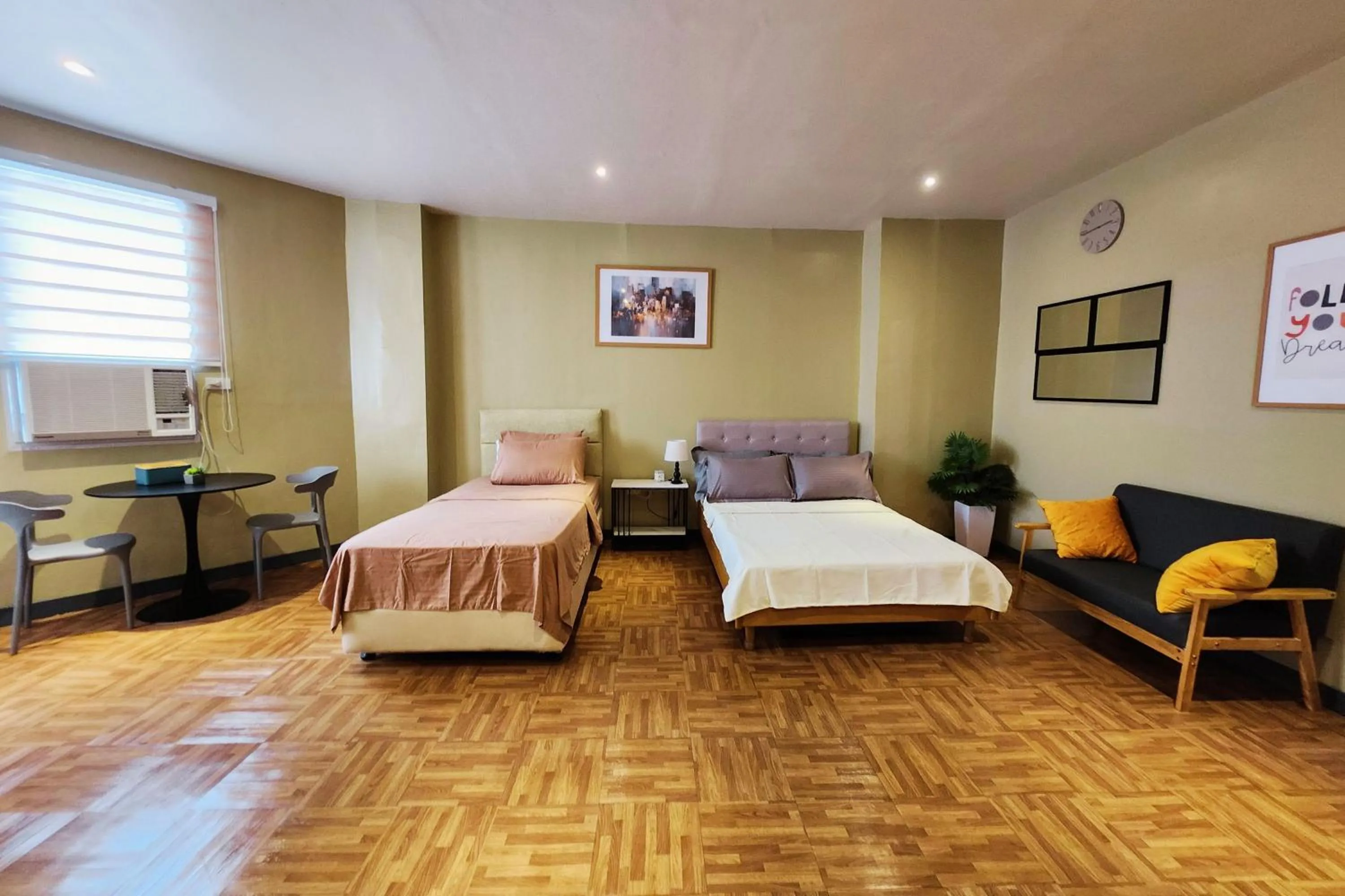 Bed in Freddo Studio Apartelle