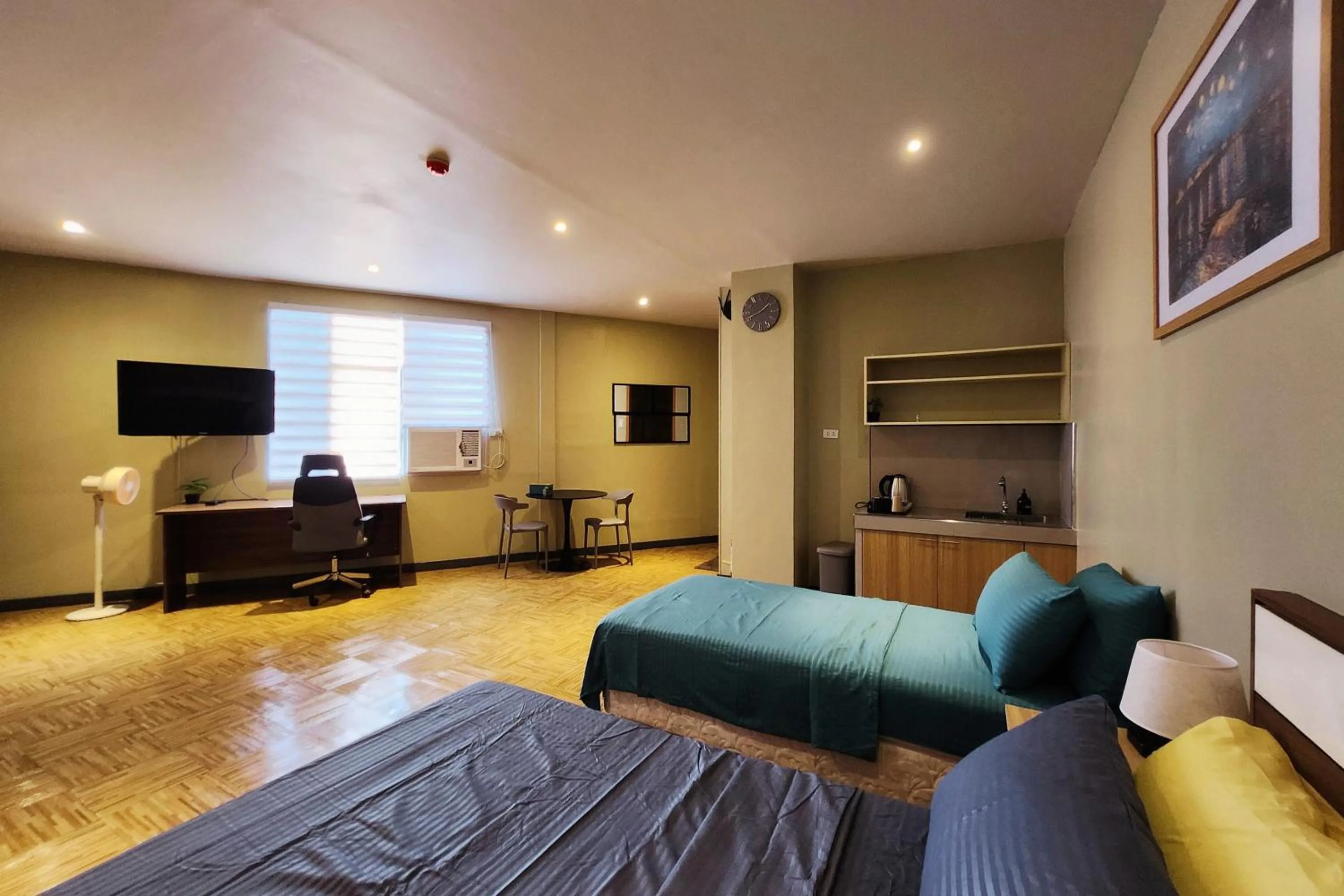 Freddo Studio Apartelle