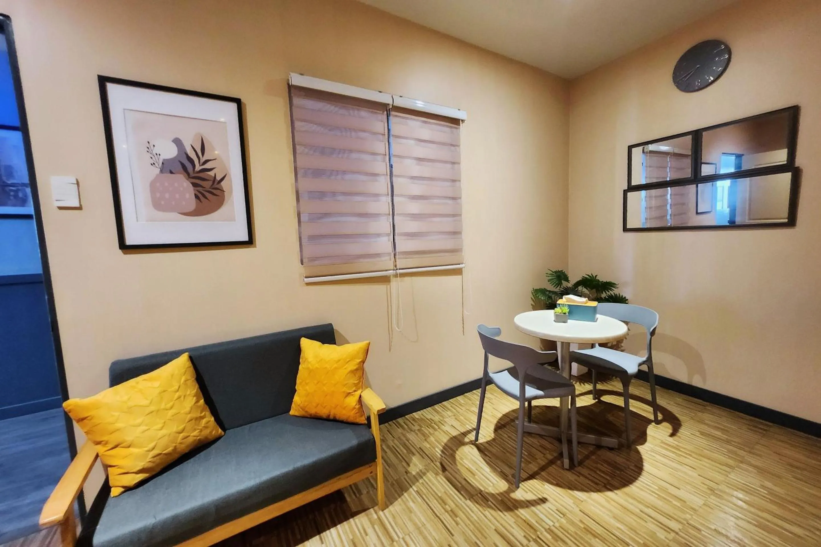 Freddo Studio Apartelle