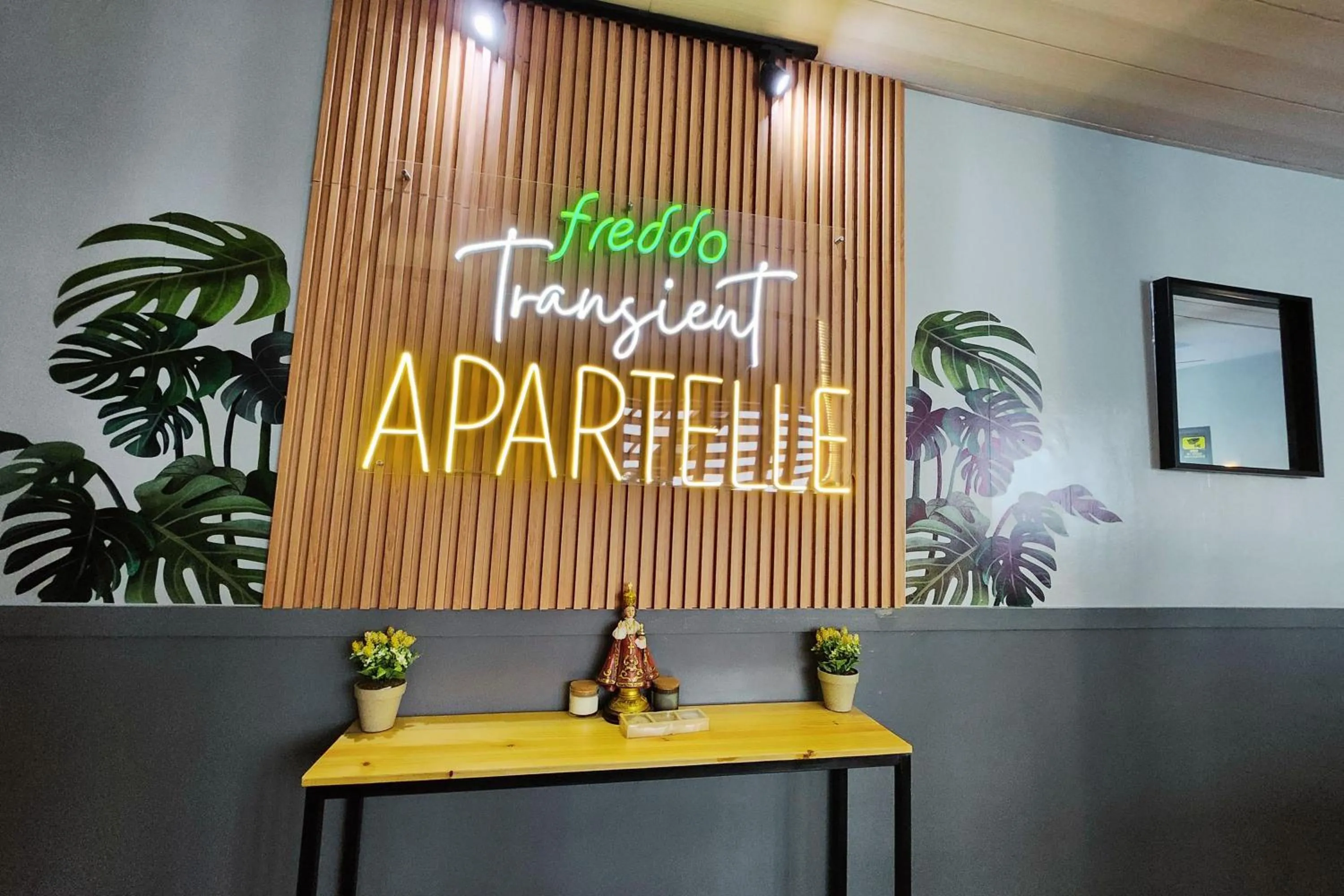 Freddo Studio Apartelle