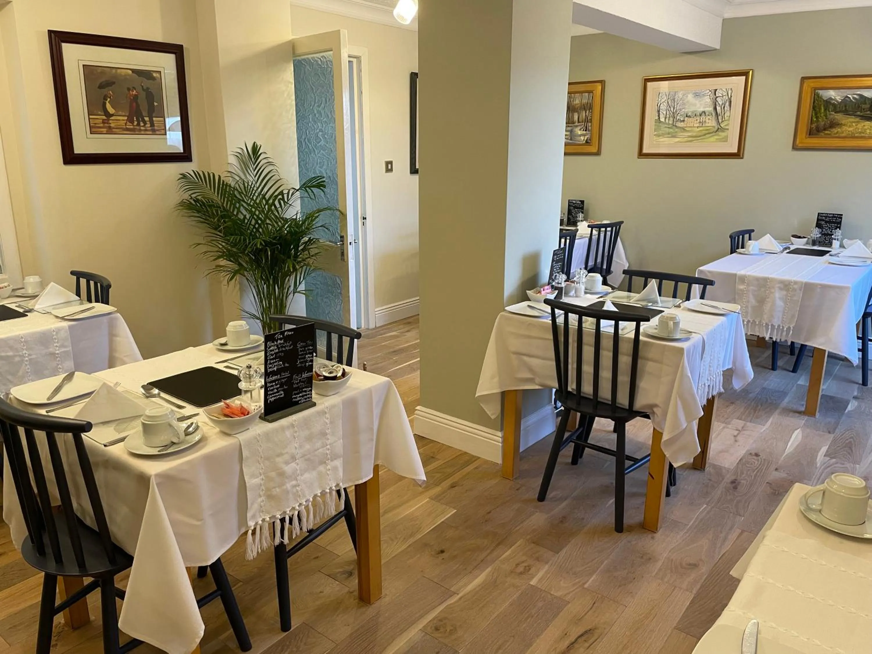 Breakfast in Castlecroft Bed and Breakfast