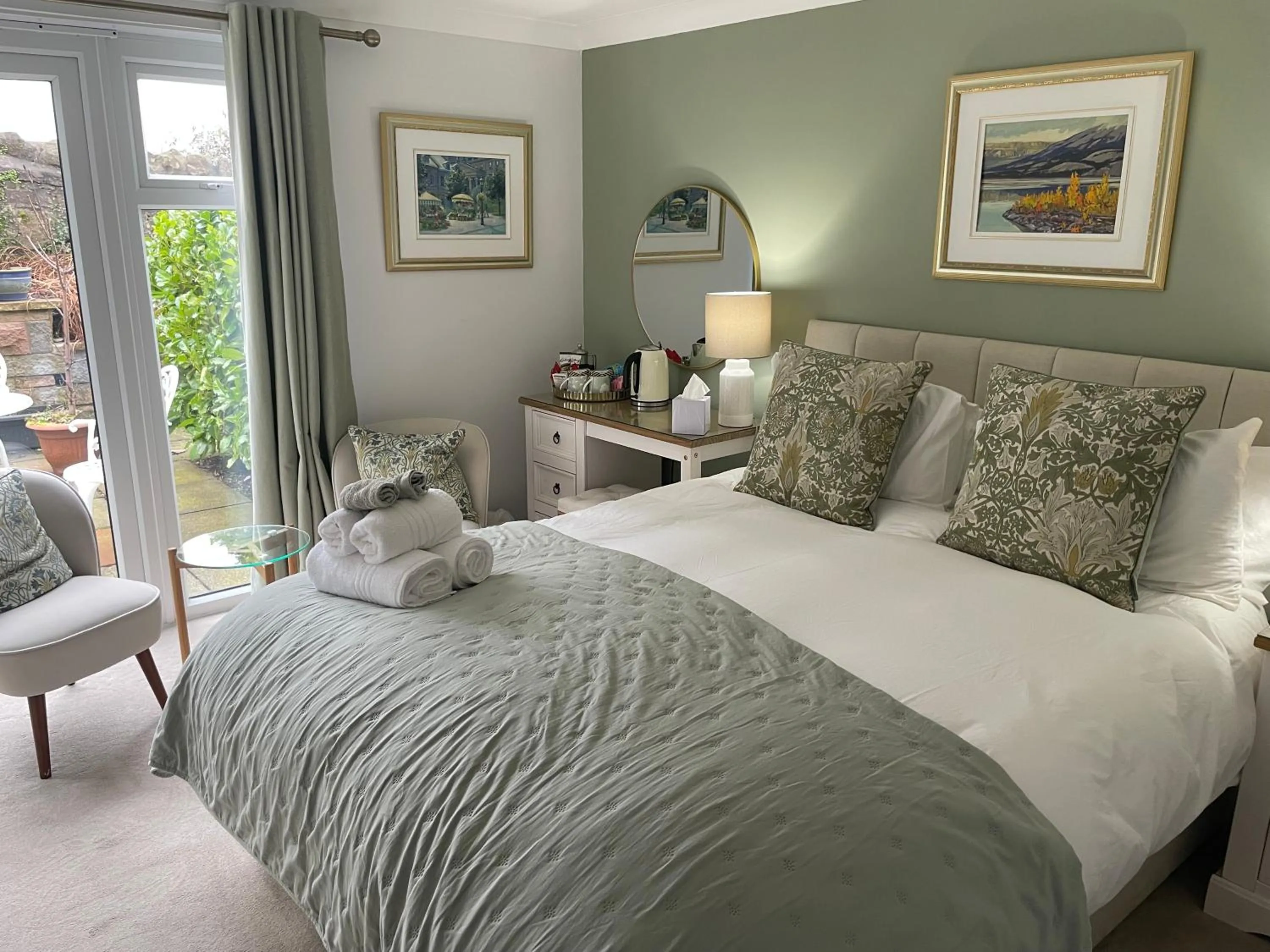 Bed in Castlecroft Bed and Breakfast