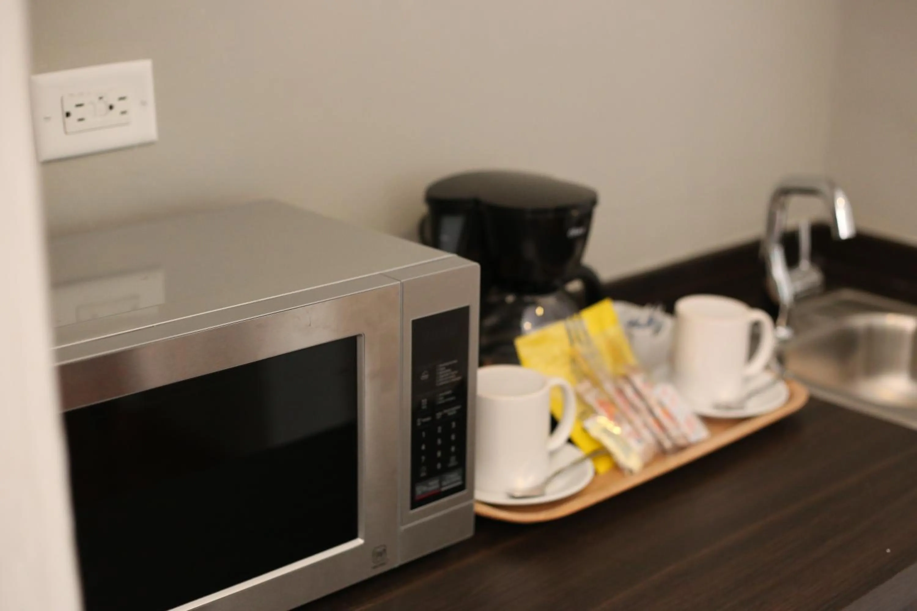 Coffee/tea facilities in Aranjuez Hotel & Suites