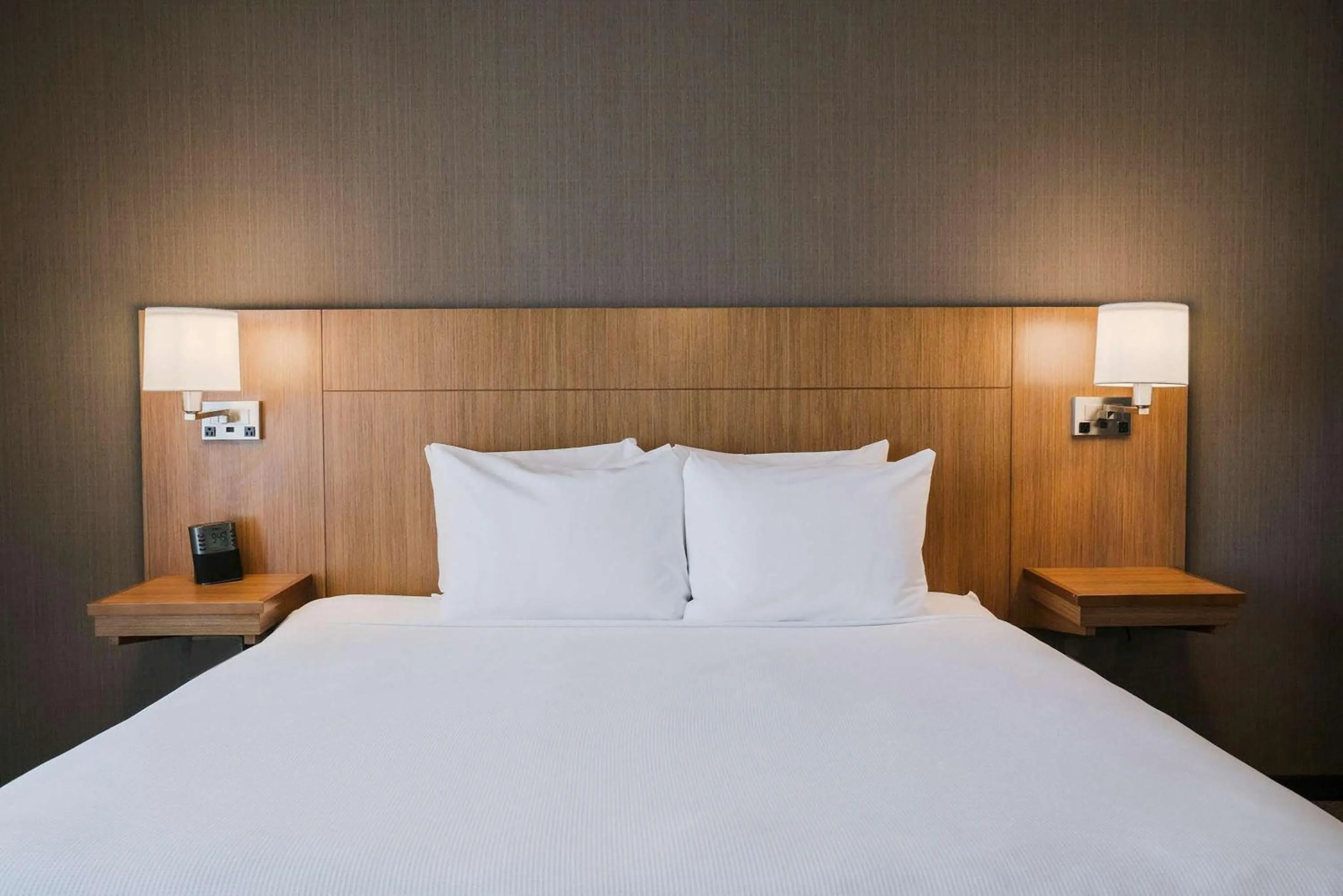 Bedroom in Hyatt Place Buffalo / Amherst, NY