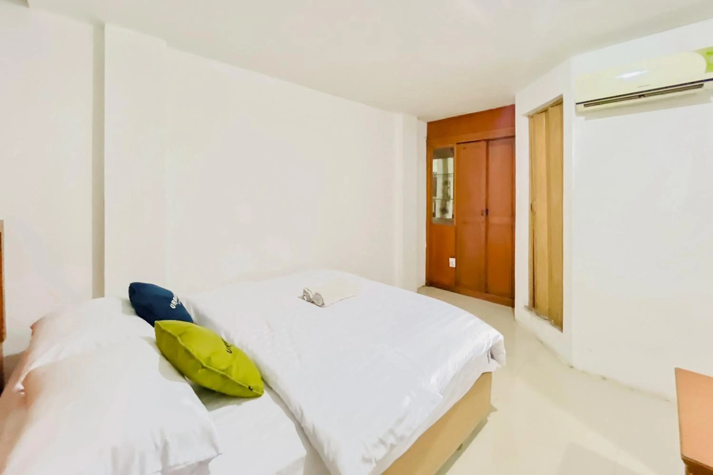 Bedroom, Bed in Urbanview Hotel Grand Mohaga Medan
