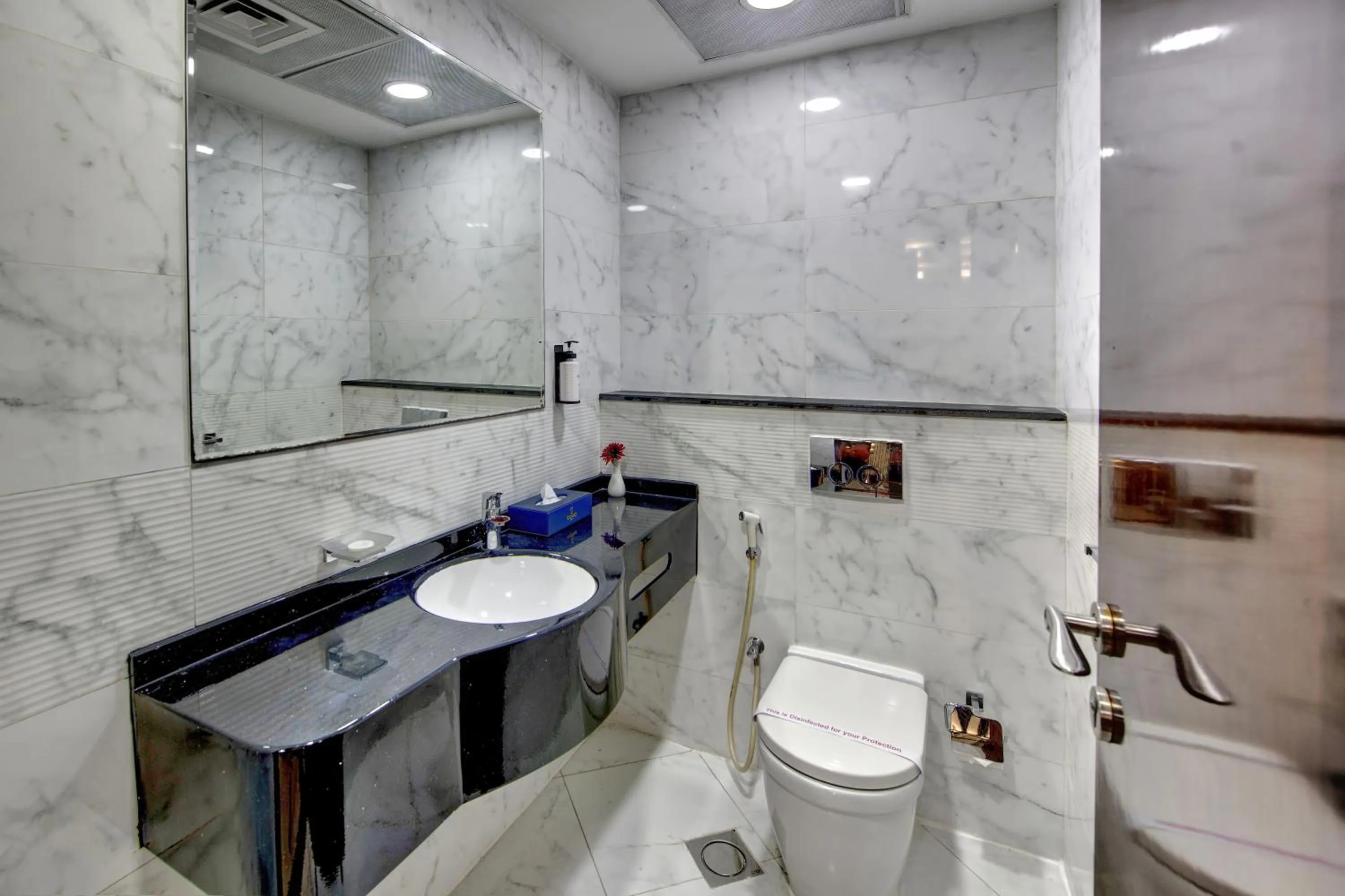 Bathroom in City Stay Hotel Expo Centre