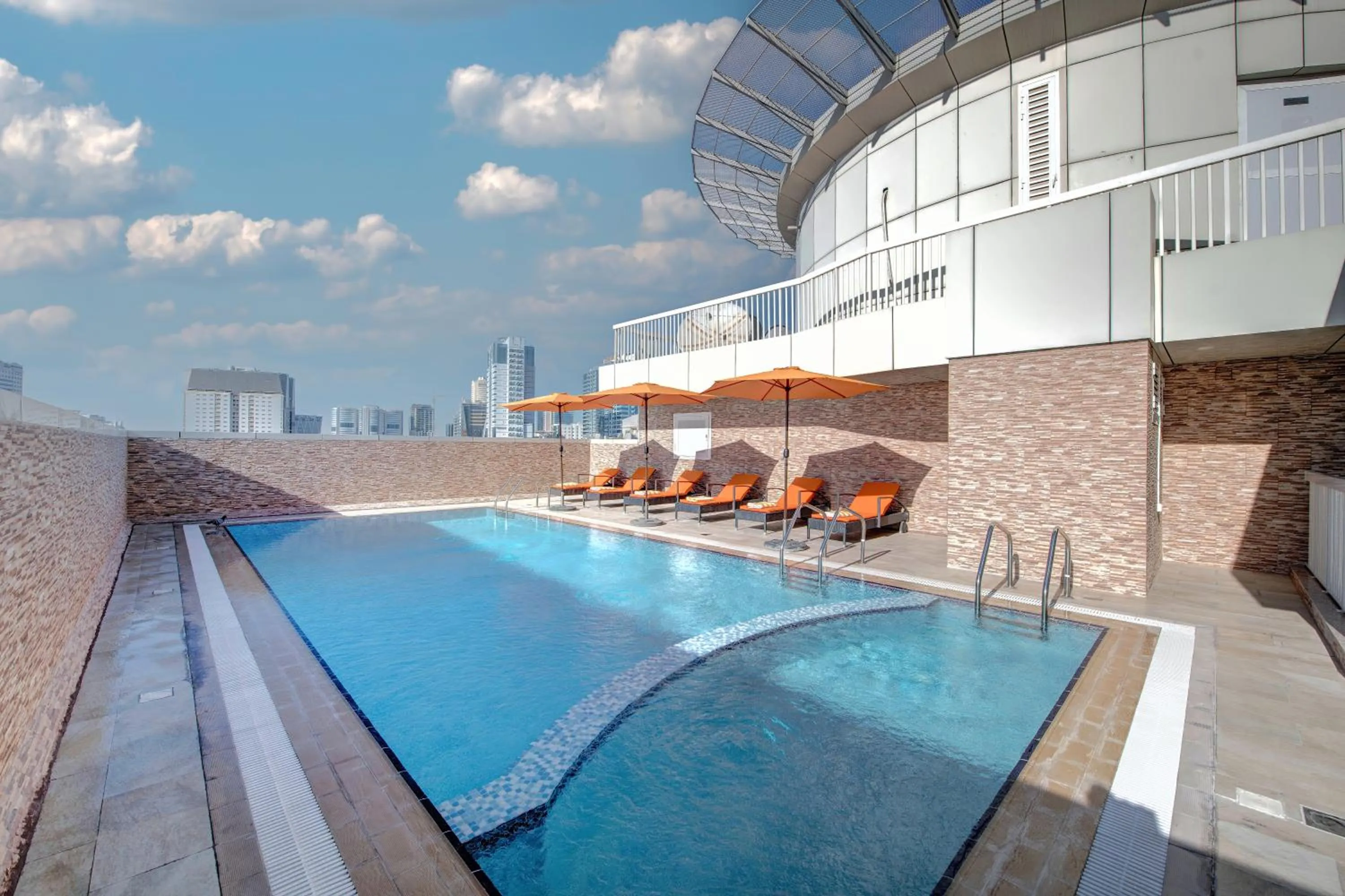 Swimming pool in City Stay Hotel Expo Centre