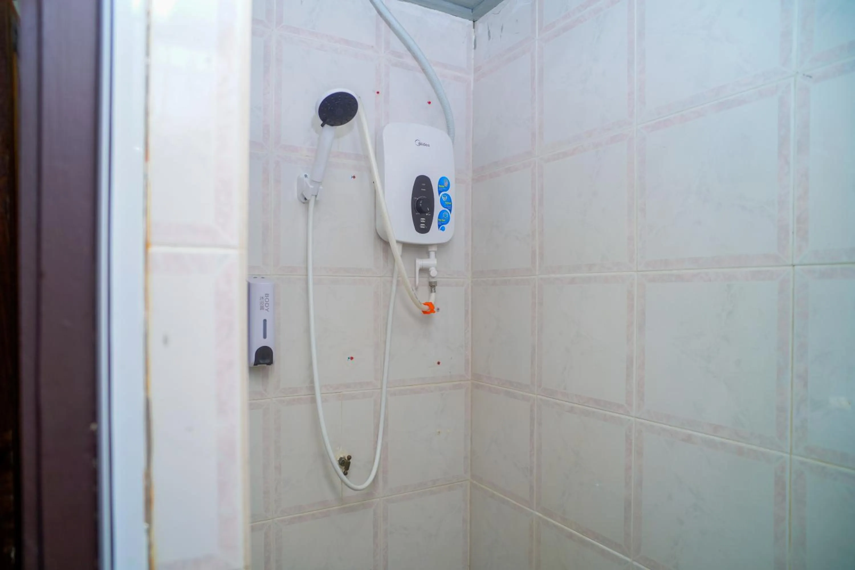 Shower in Redstone Boutique Hotel Kuala Lumpur