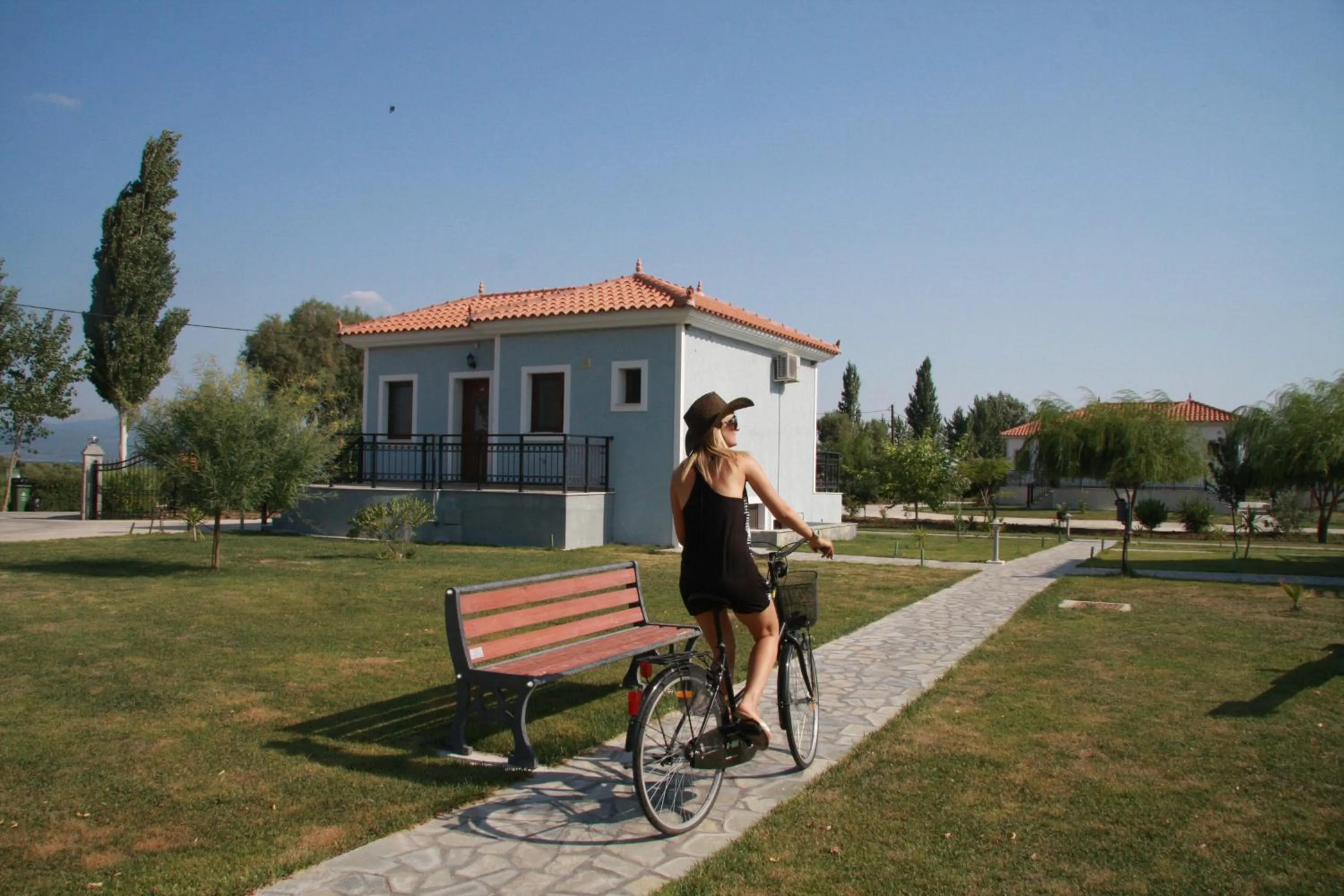 Property building in Kalloni village apartments