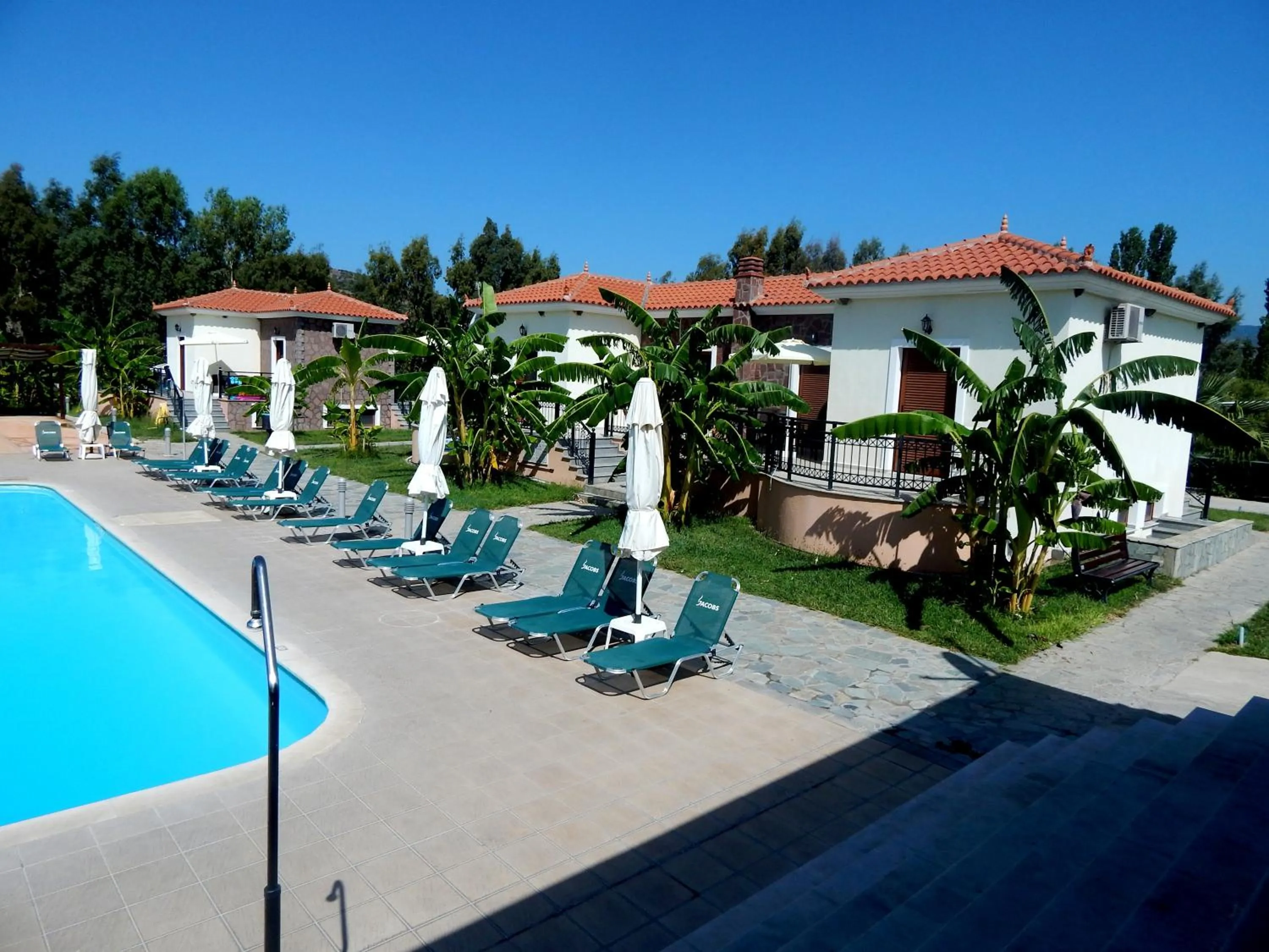 Swimming pool in Kalloni village apartments