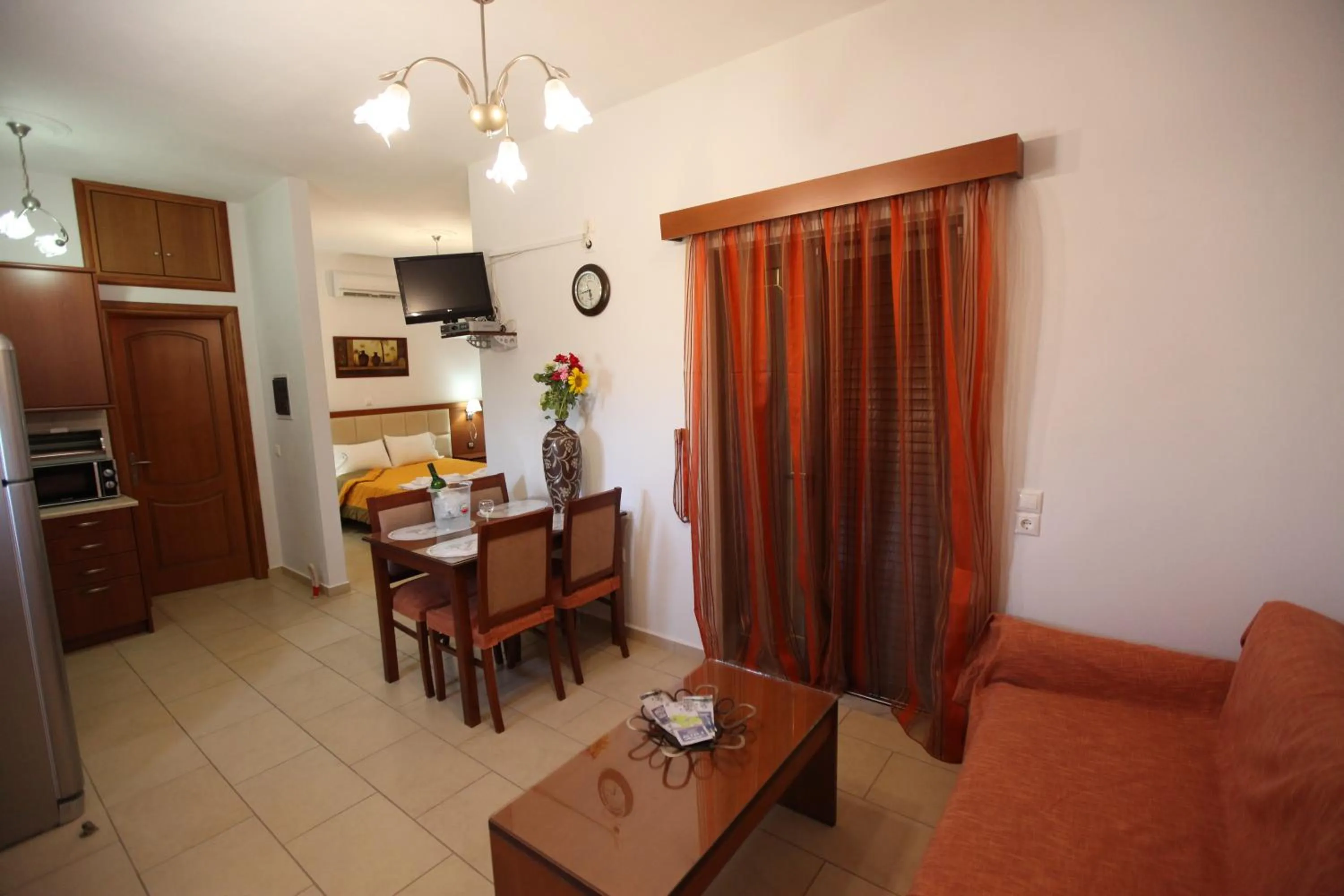 Photo of the whole room in Kalloni village apartments