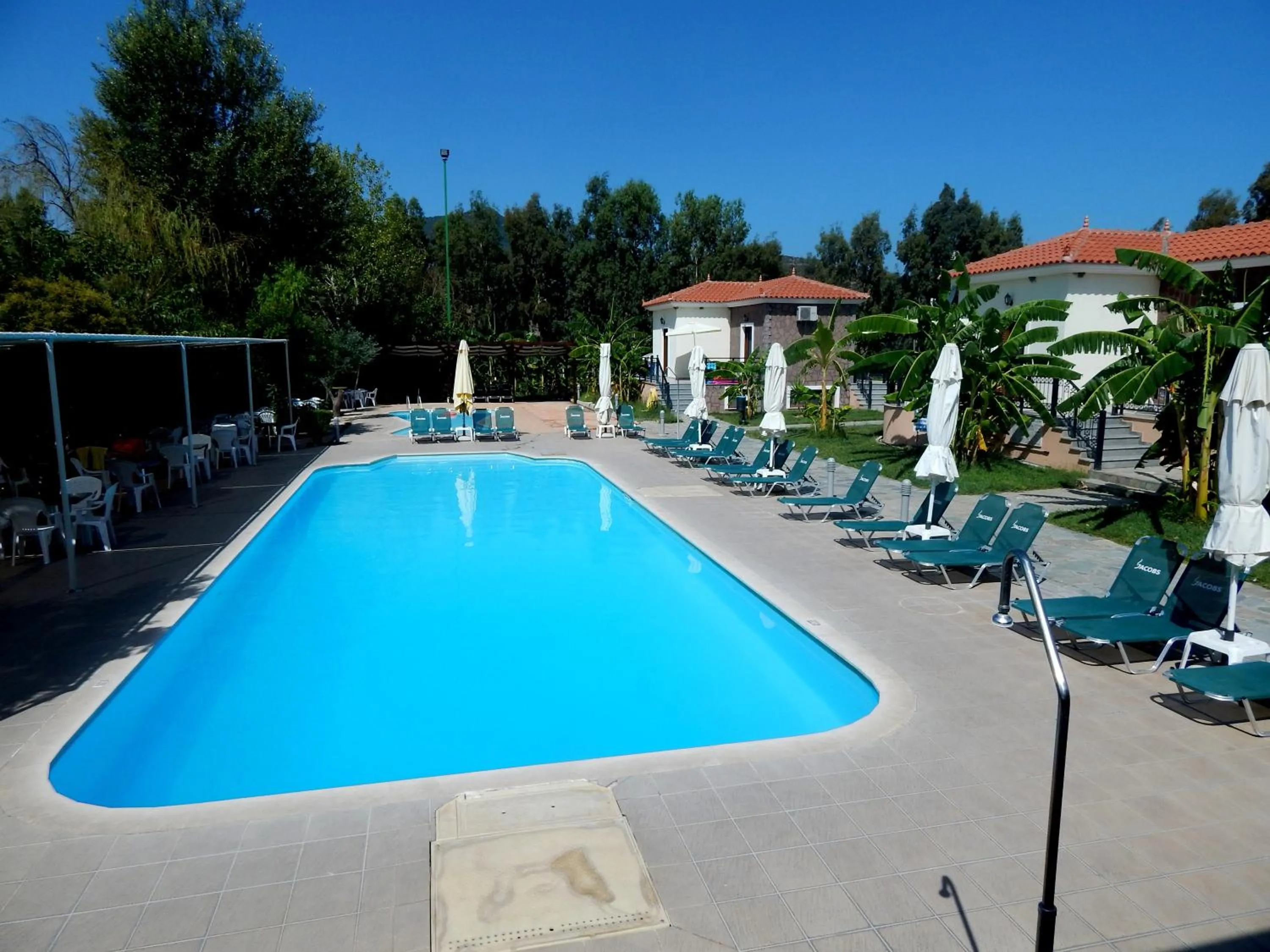 Swimming pool in Kalloni village apartments