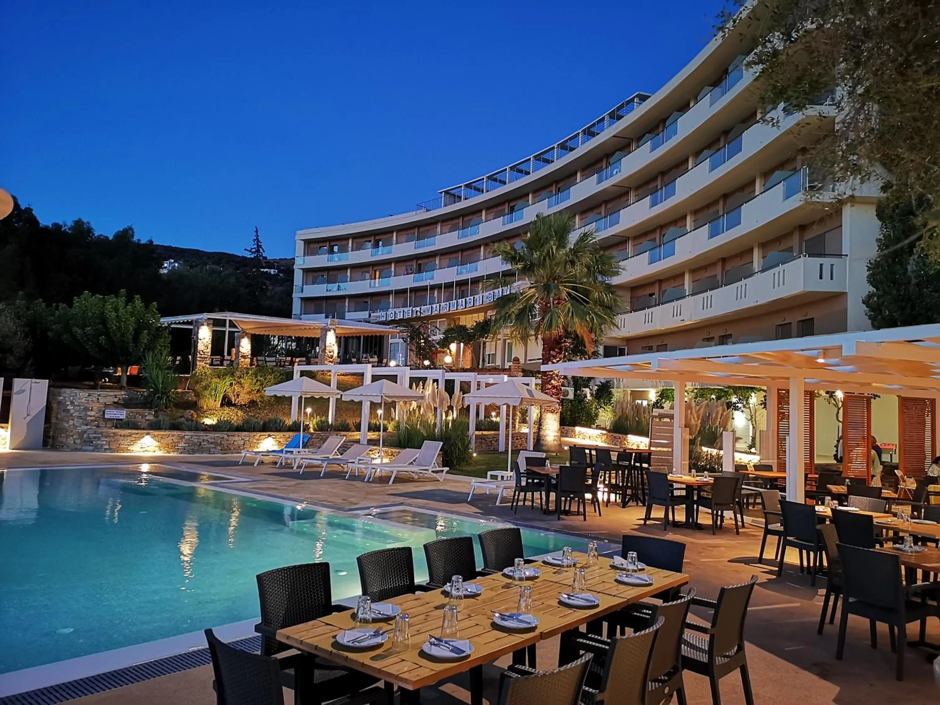 Restaurant/places to eat in Marmari Bay Hotel