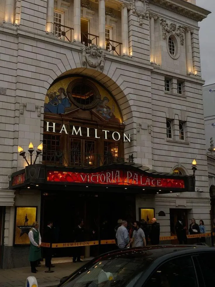 Area and facilities in The July - London Victoria