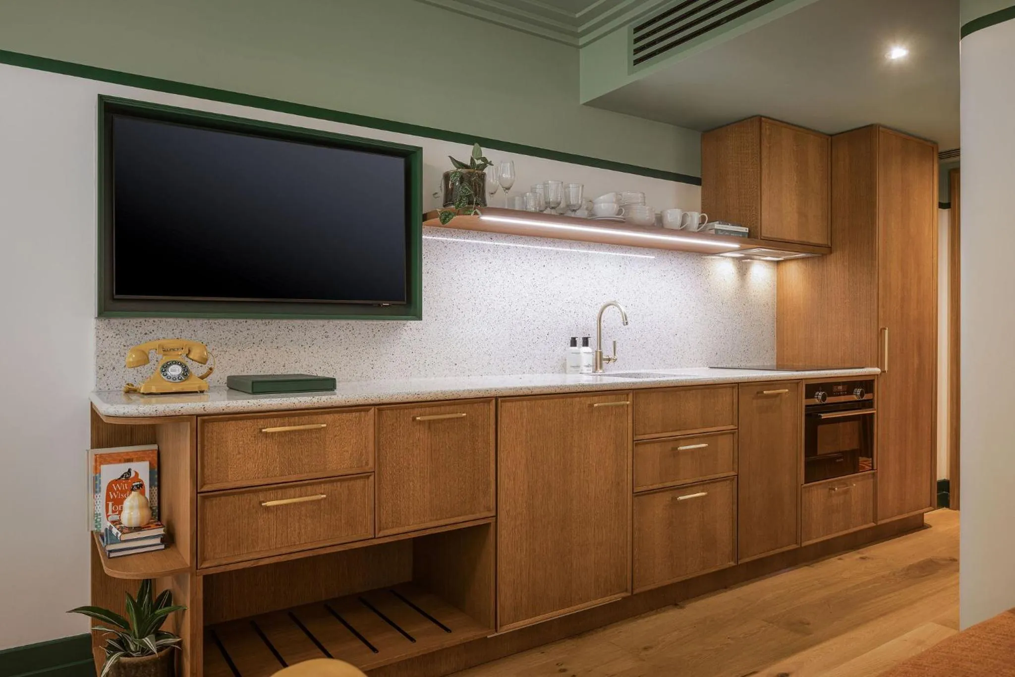 TV and multimedia in The July - London Victoria