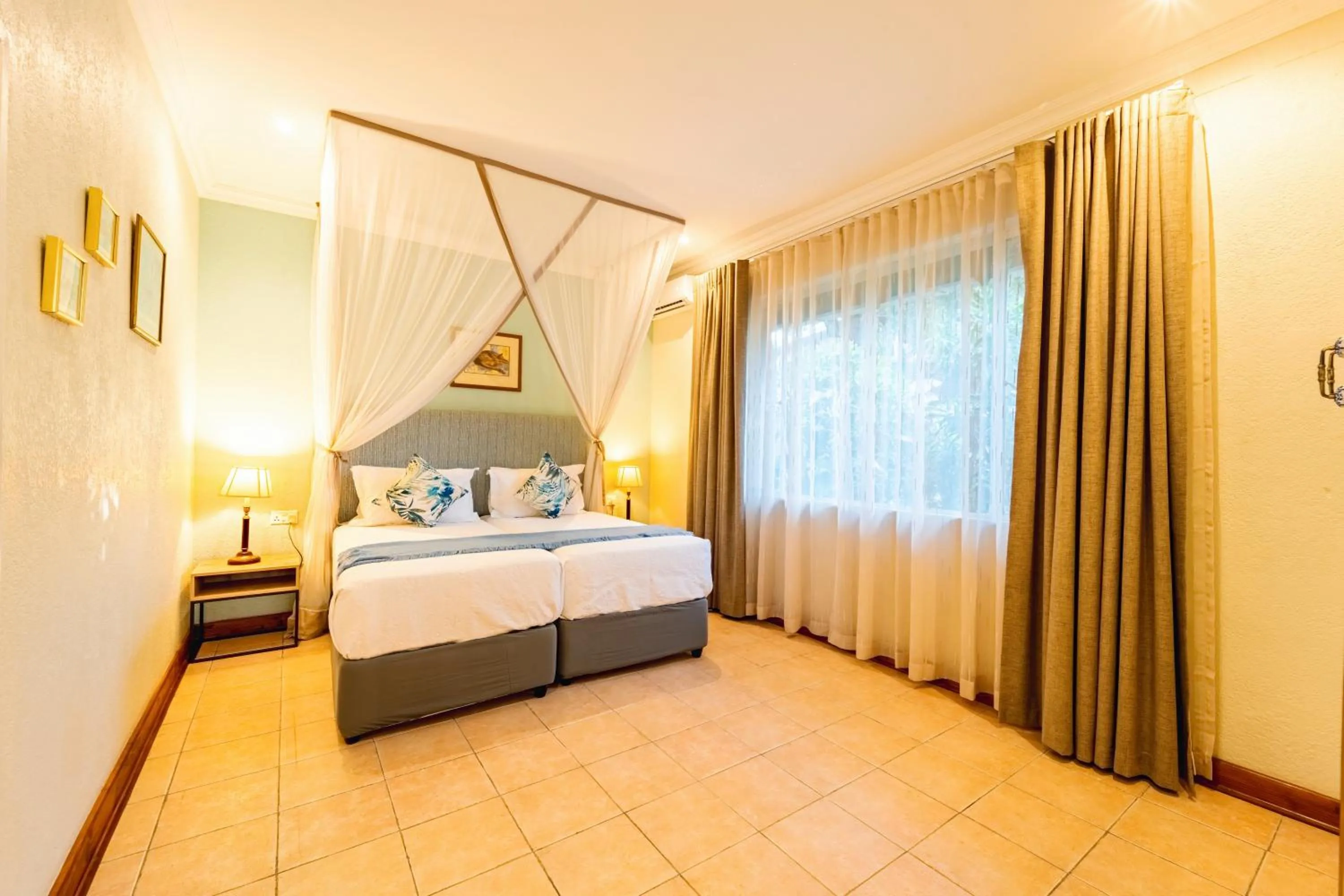 Bed in The Victorian Manor