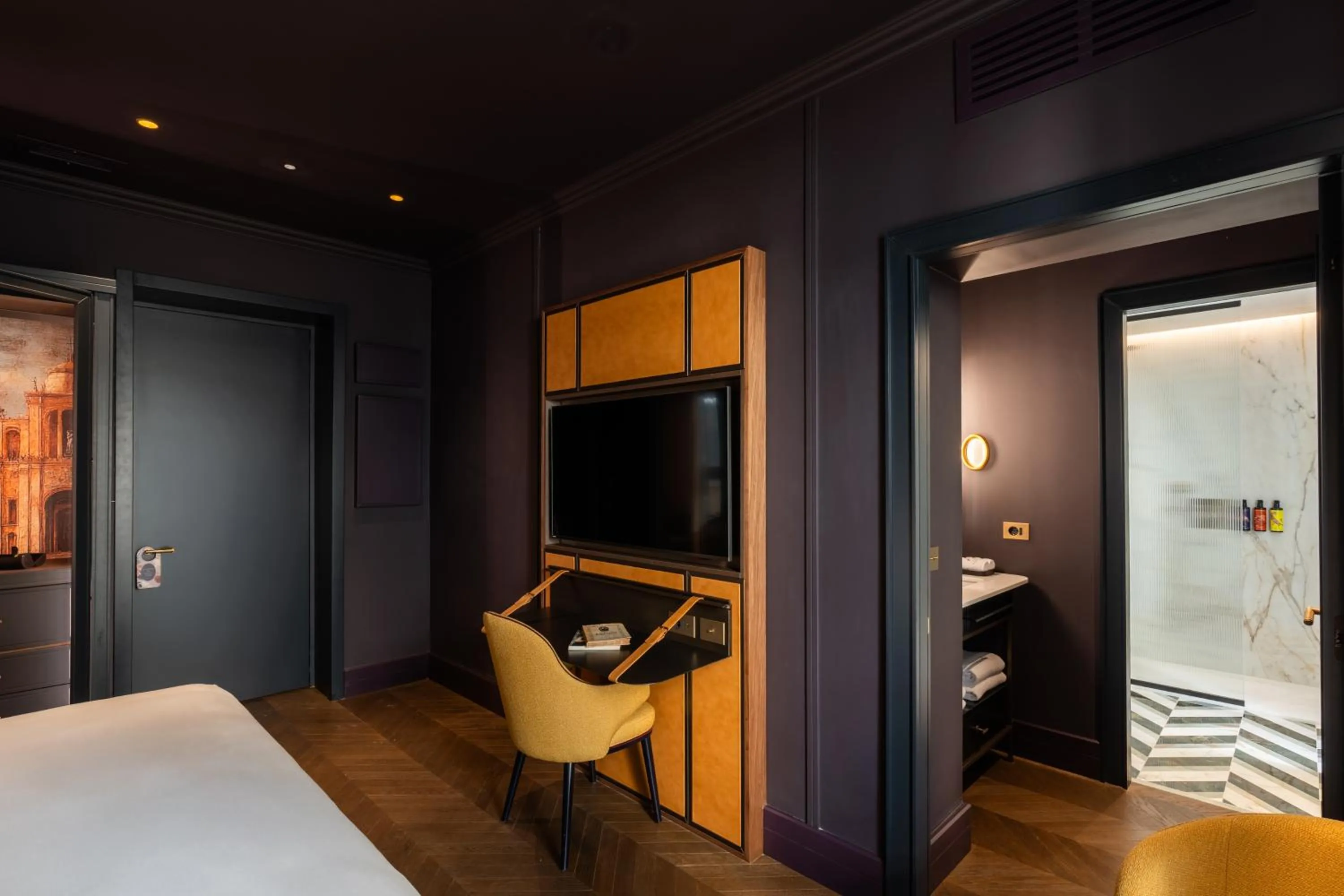 Photo of the whole room, Bed in The Goethe Hotel - Small Luxury Hotels of the World