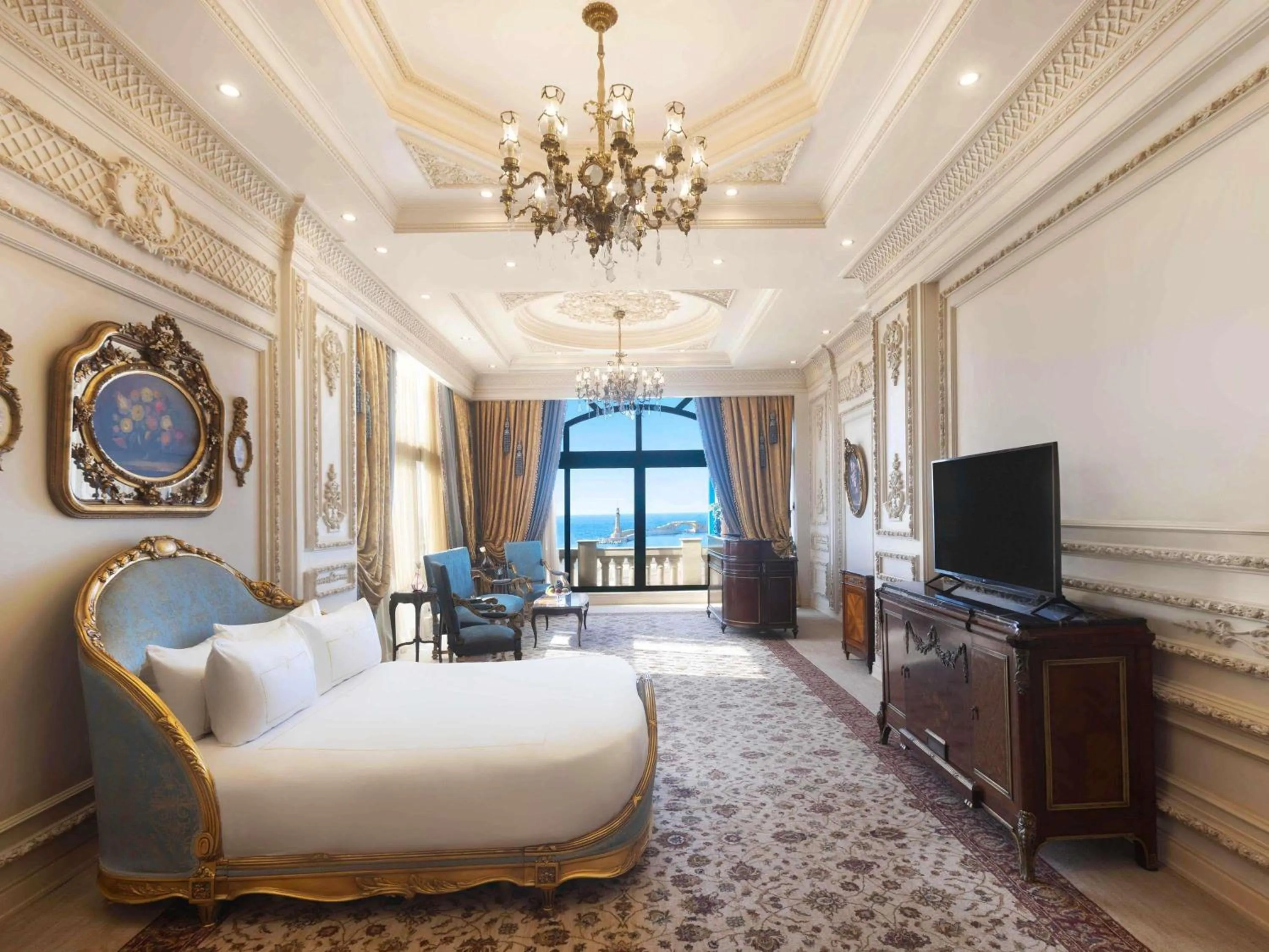 Bedroom, Bed in Rixos Montaza Alexandria