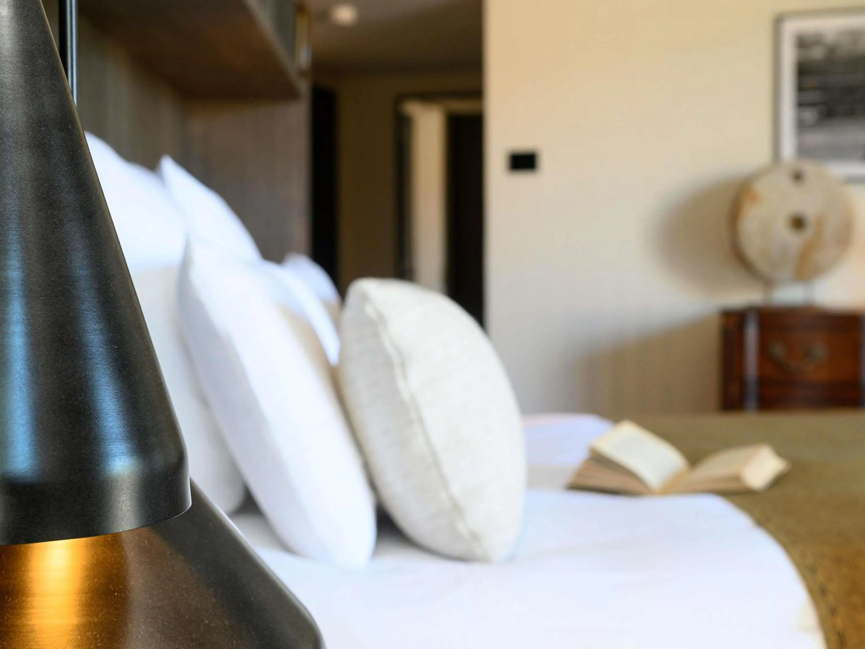 Bedroom, Bed in L'Isle de Leos Hotel & Spa - MGallery Collection