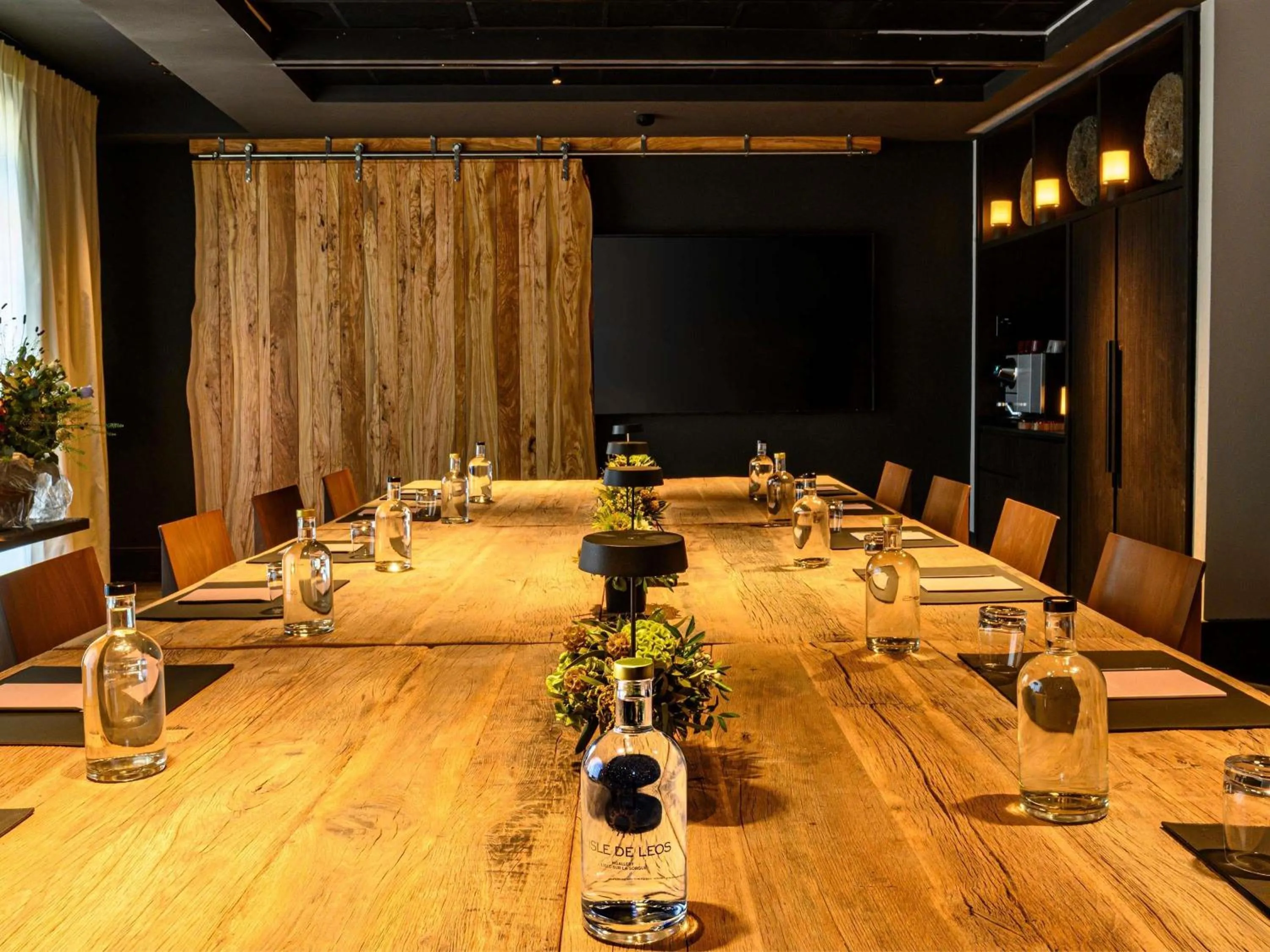 Meeting/conference room in L'Isle de Leos Hotel & Spa - MGallery Collection