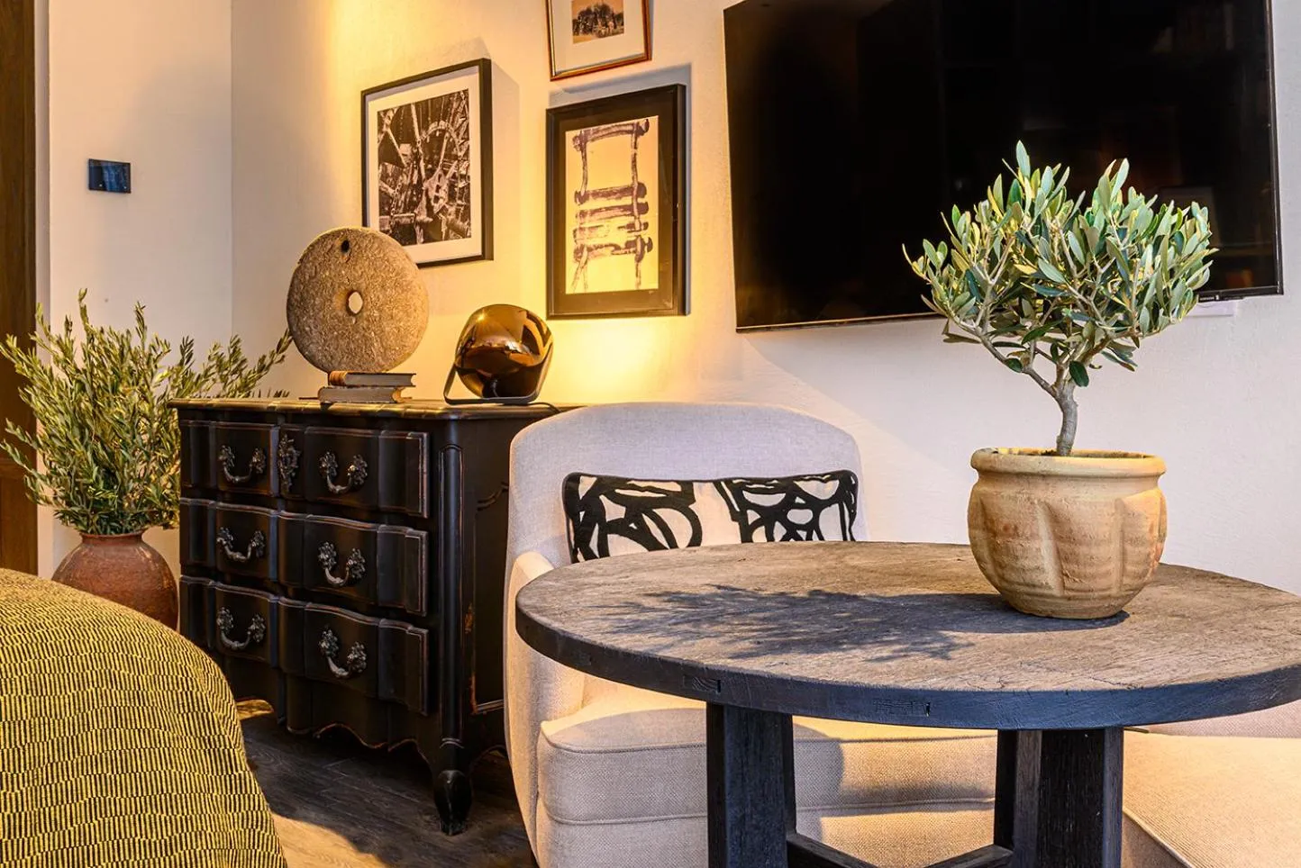 Seating area in L'Isle de Leos Hotel & Spa - MGallery Collection