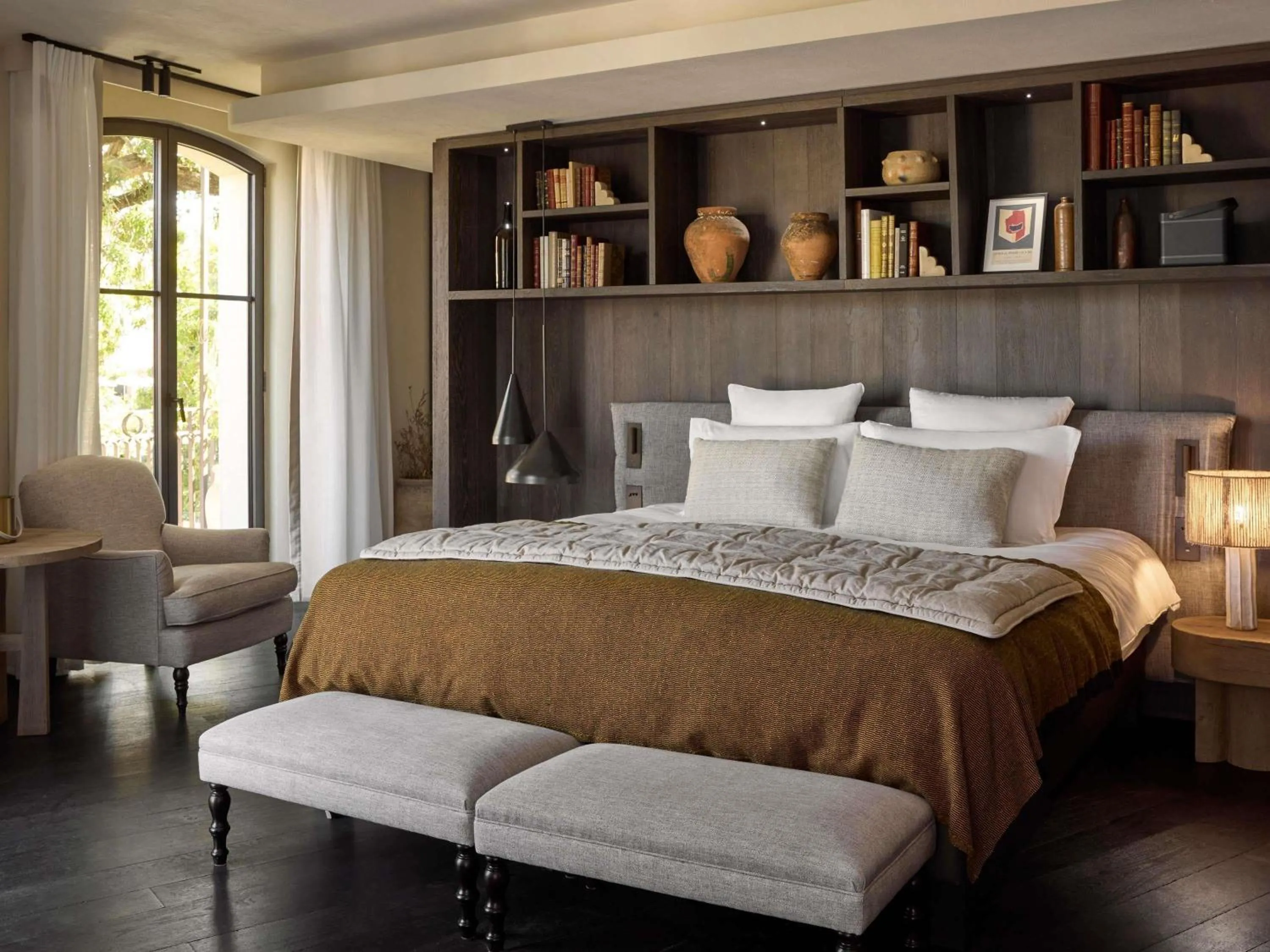 Bedroom, Bed in L'Isle de Leos Hotel & Spa - MGallery Collection