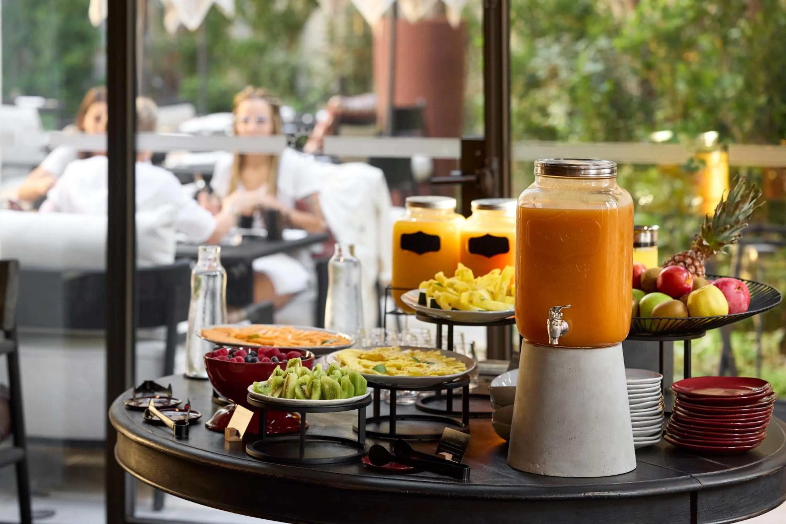 Restaurant/places to eat in L'Isle de Leos Hotel & Spa - MGallery Collection