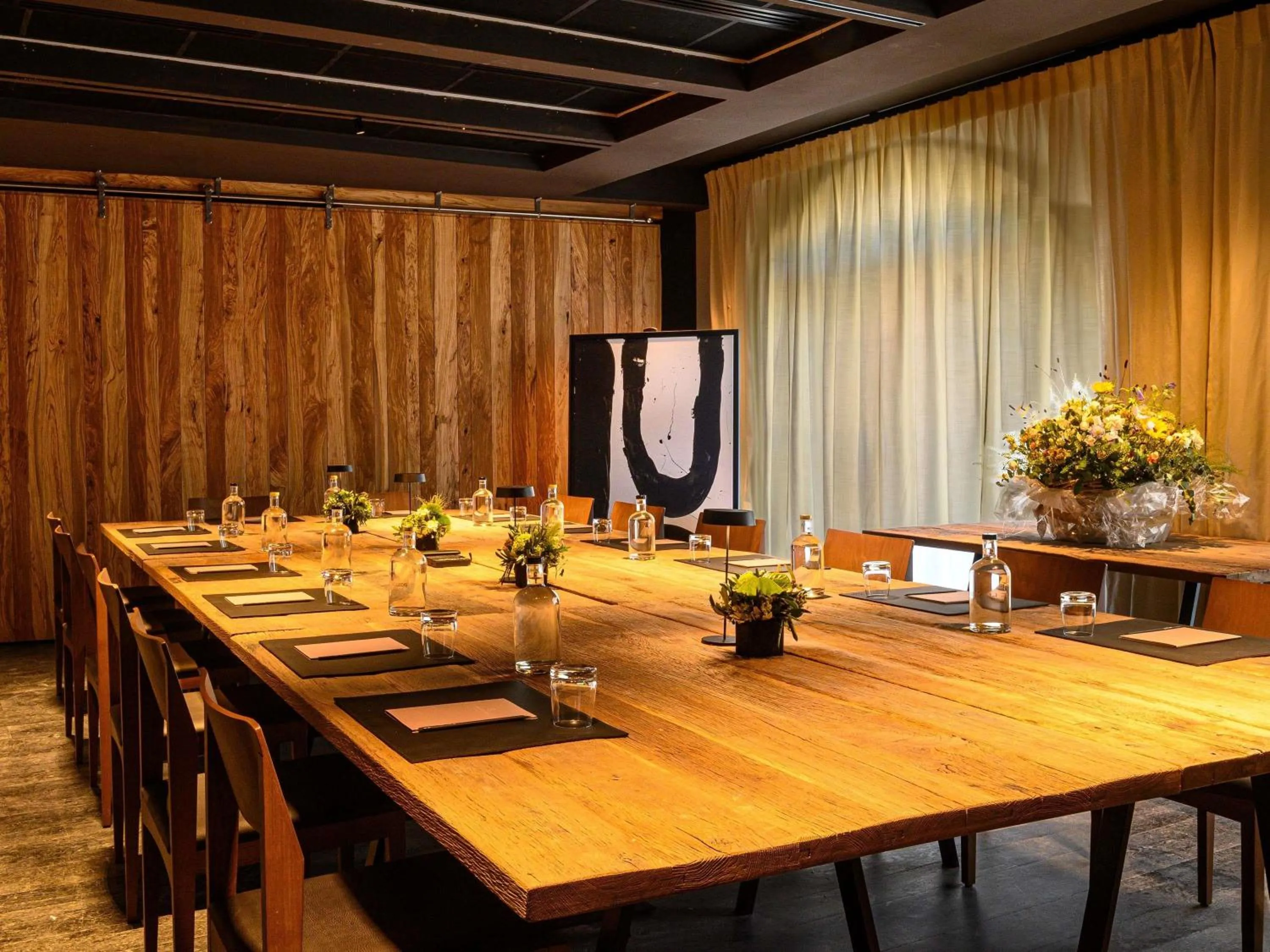 Meeting/conference room in L'Isle de Leos Hotel & Spa - MGallery Collection