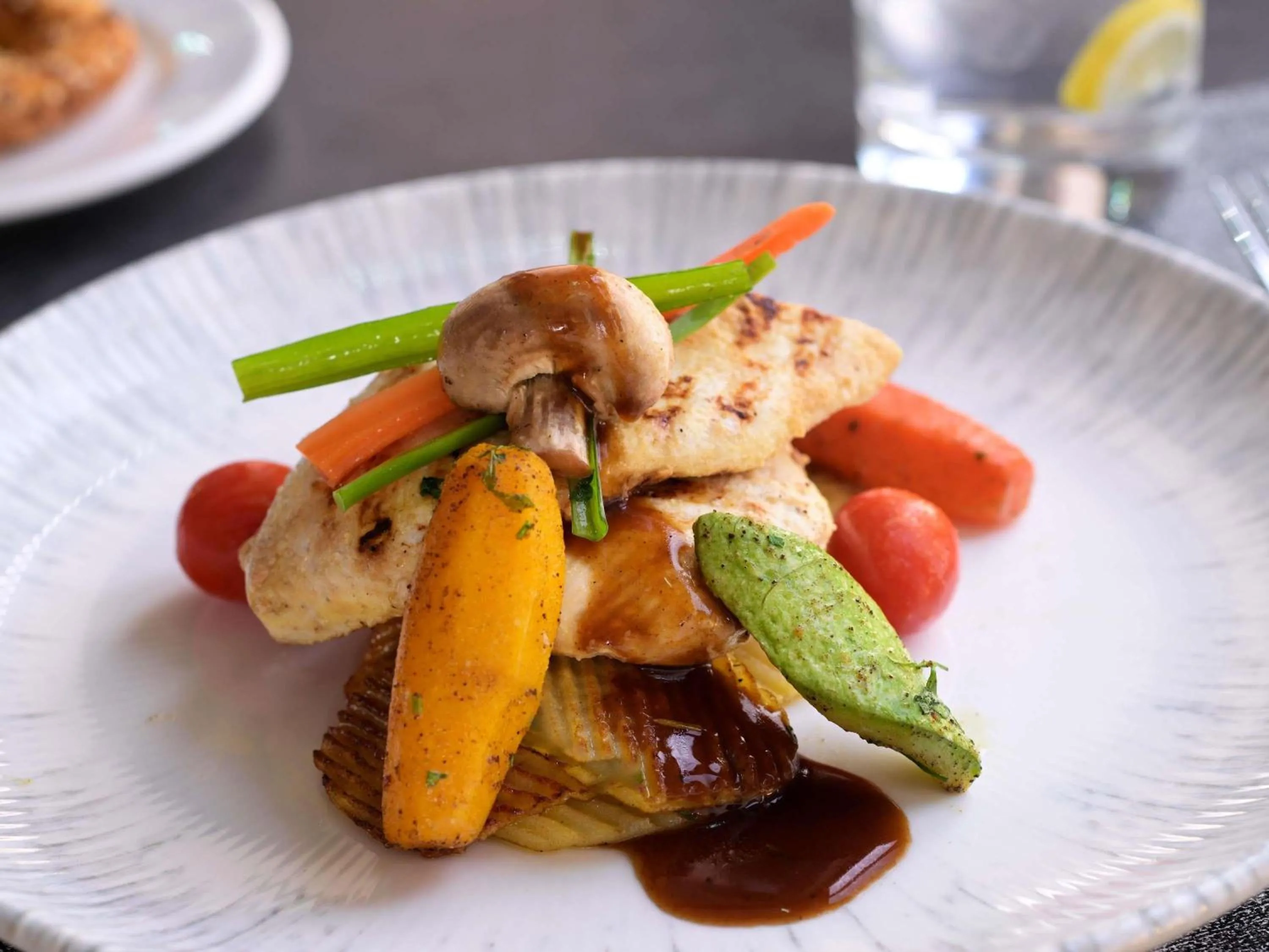 Restaurant/places to eat in Mövenpick Hotel Waad Al Shamal