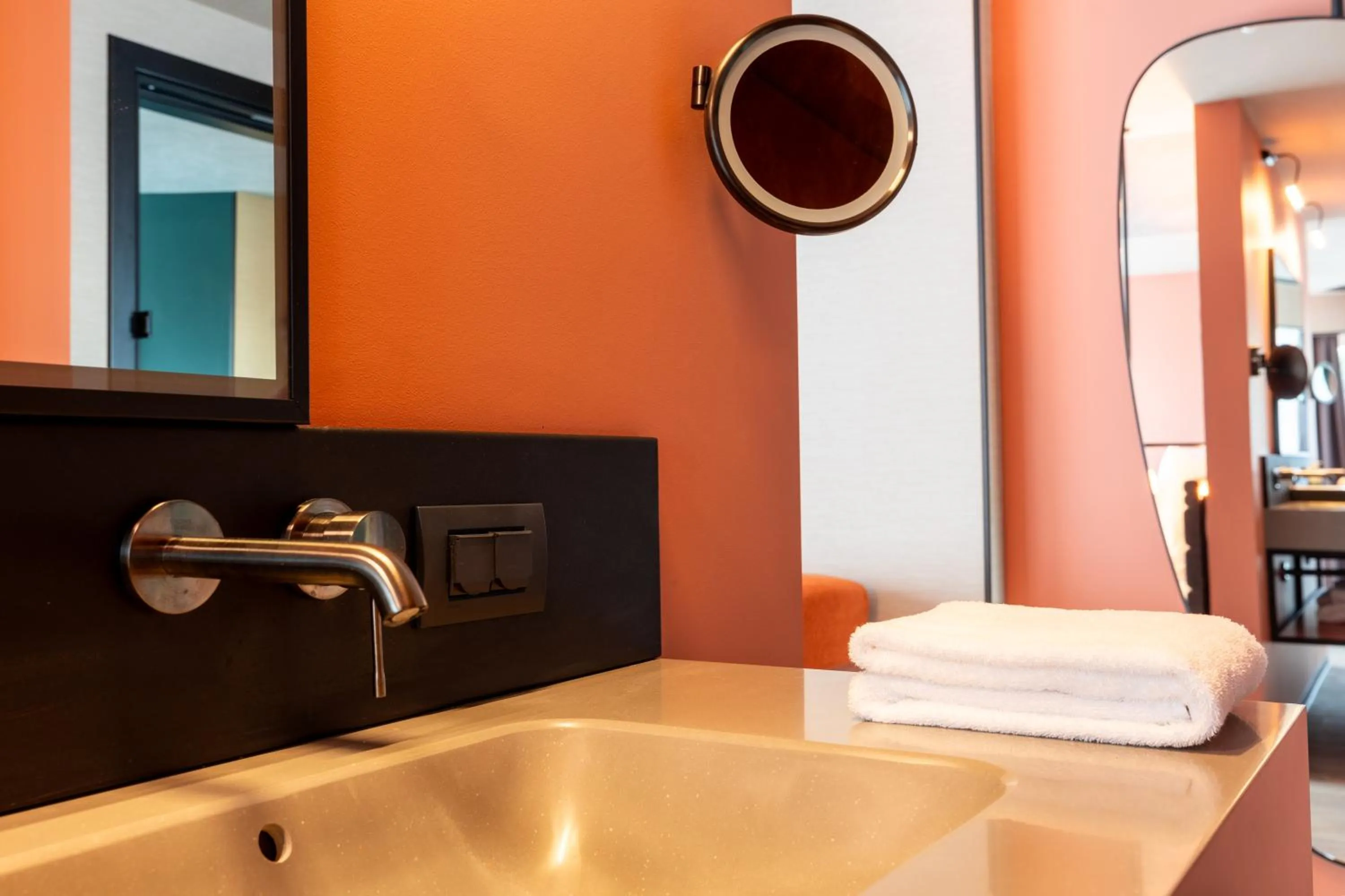 Bathroom in Novotel Istanbul Bomonti