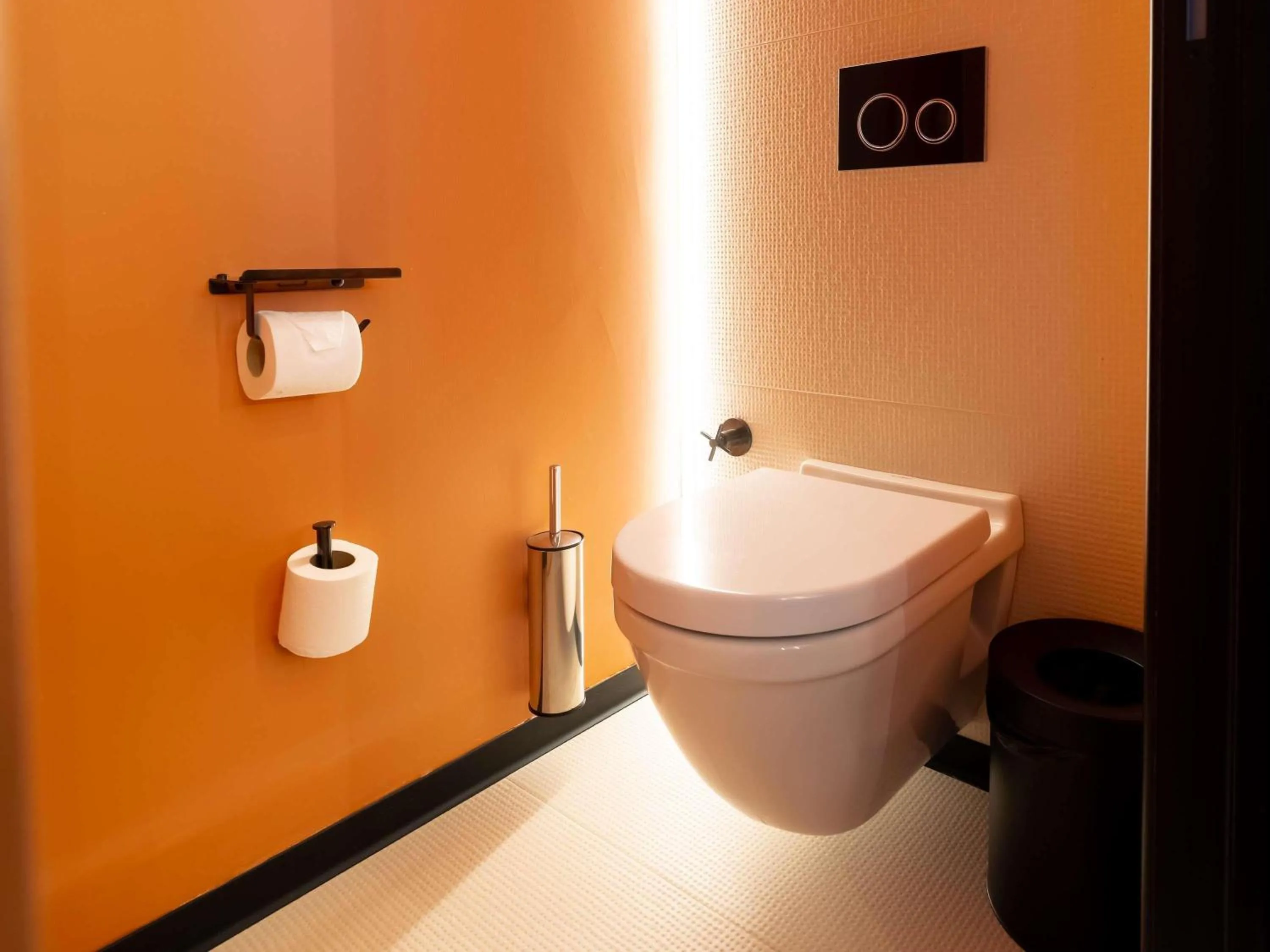 Bedroom in Novotel Istanbul Bomonti