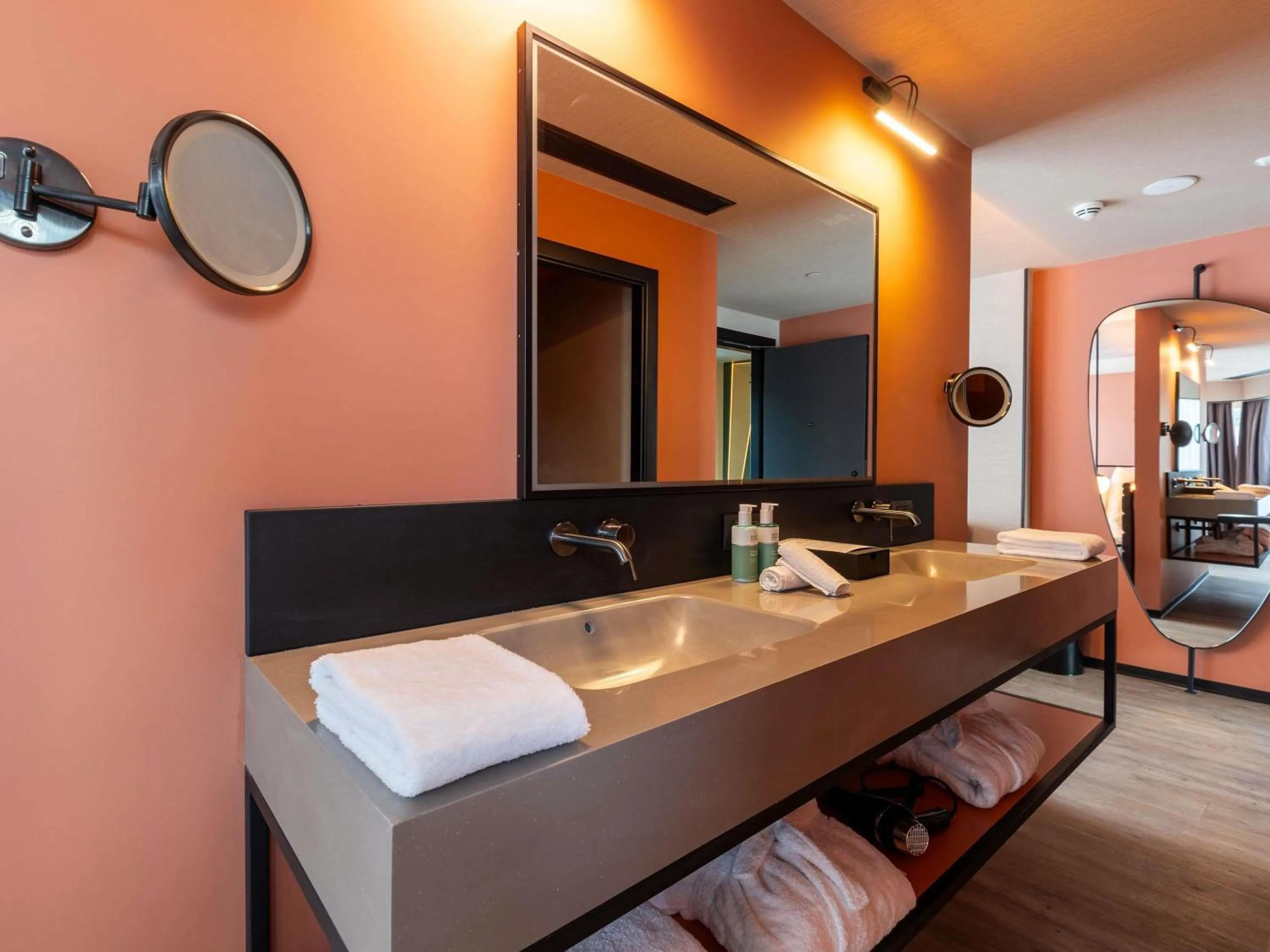 Bedroom in Novotel Istanbul Bomonti