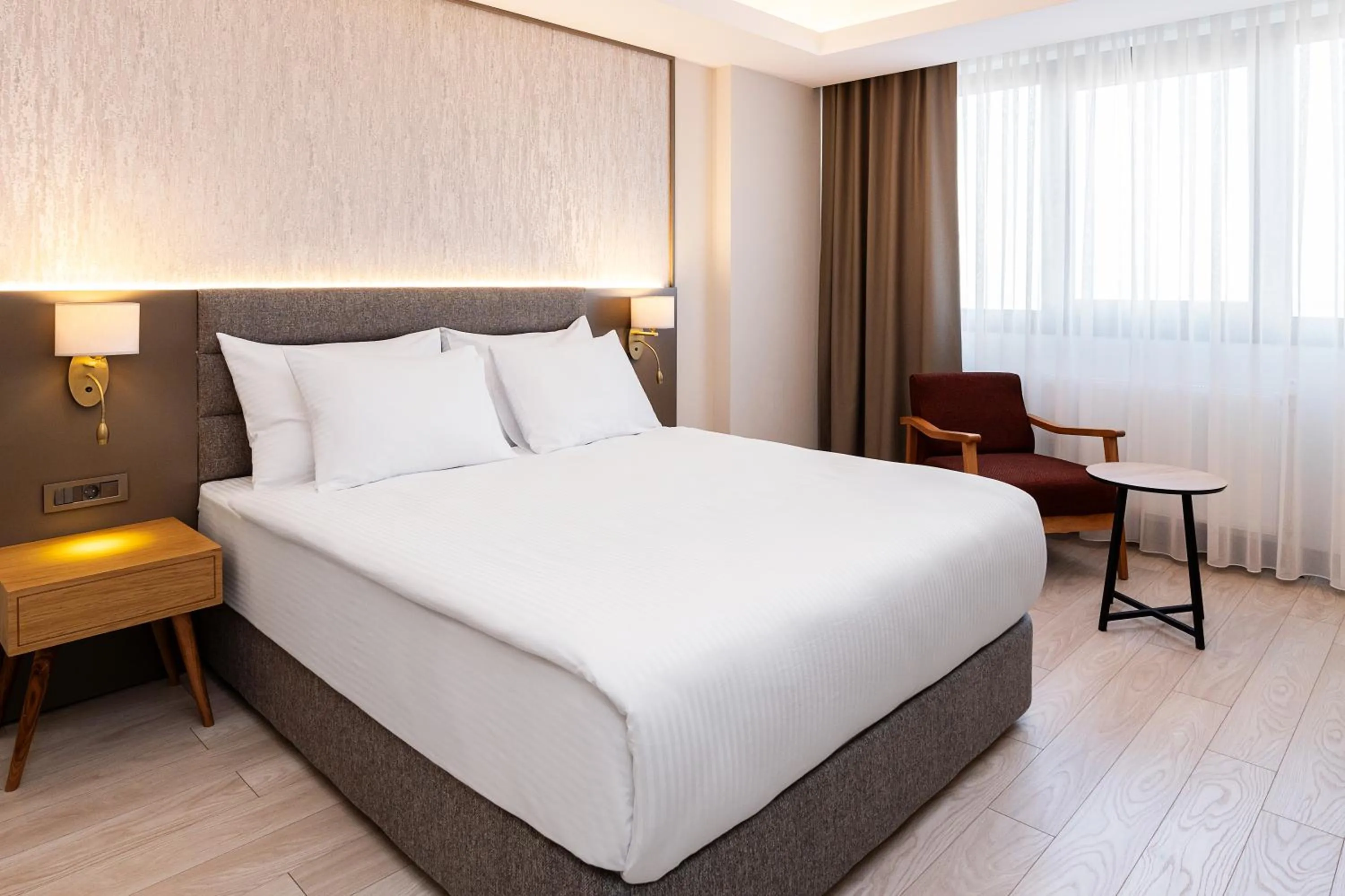 Bedroom, Bed in The Emporia Hotel