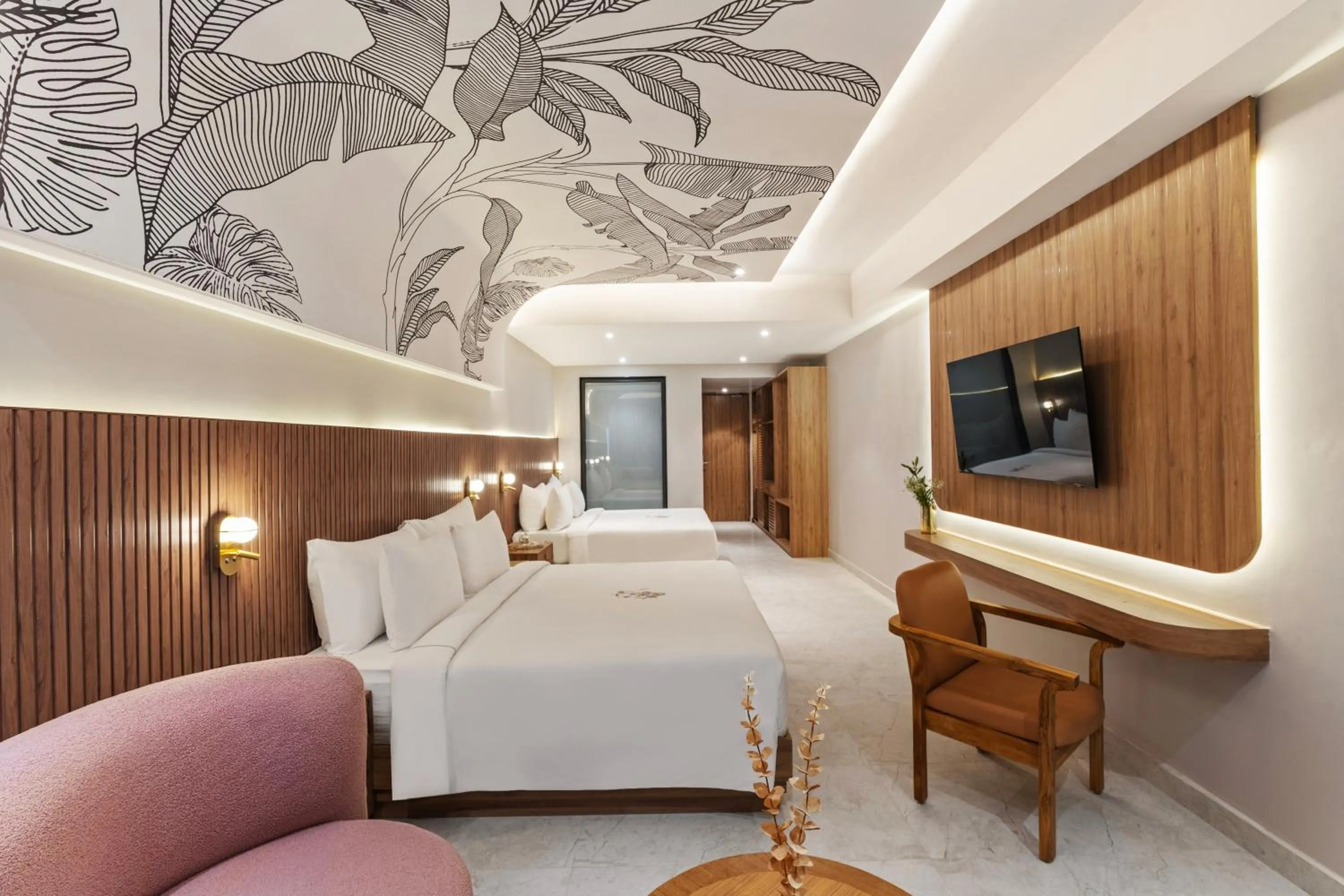 TV and multimedia in ZANA by the Ganges, Tapovan, Rishikesh