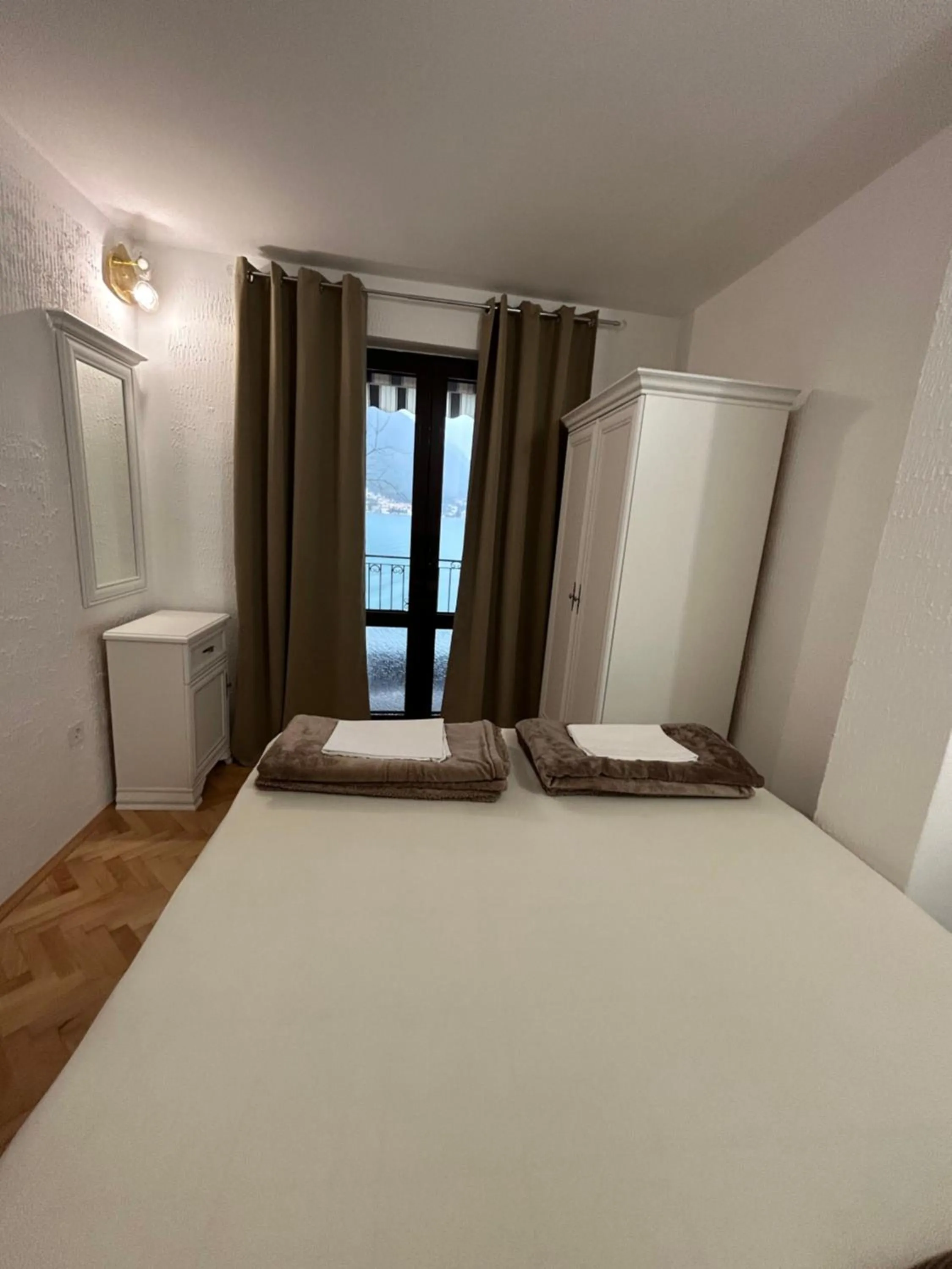 Bedroom, Bed in Apartments Dijana