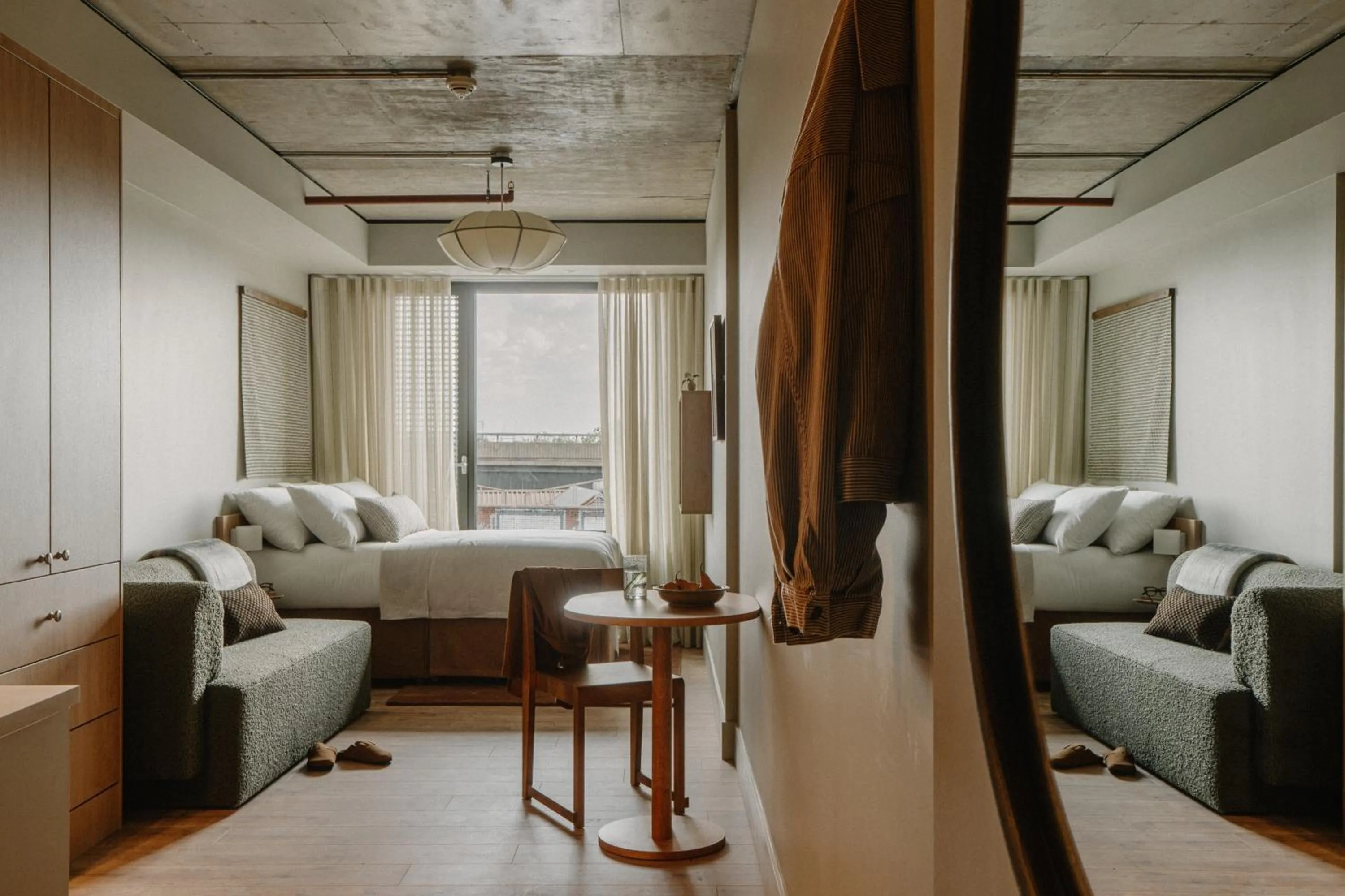 Bedroom, Bed in Mason & Fifth, Westbourne Park