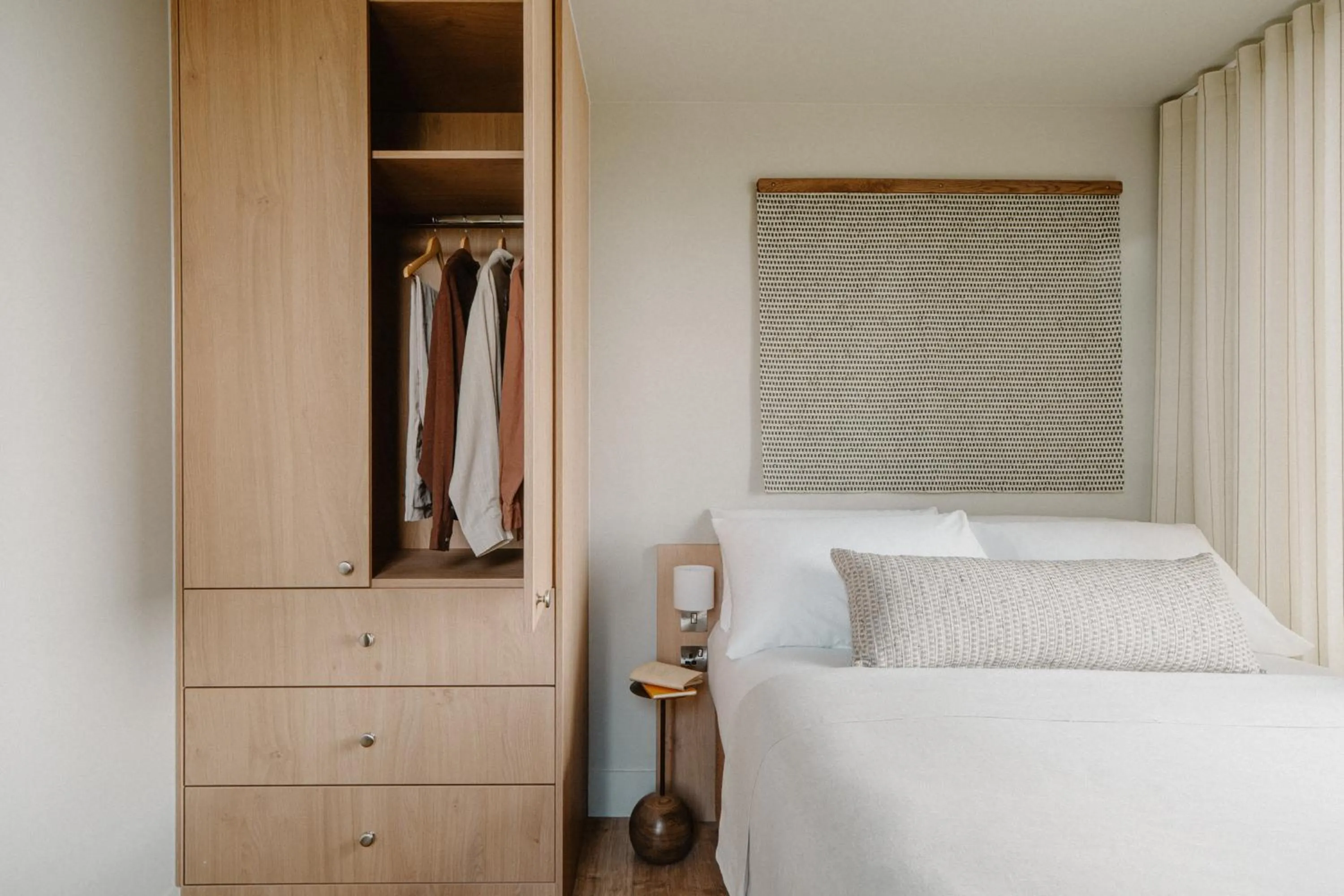 Bedroom, Bed in Mason & Fifth, Westbourne Park