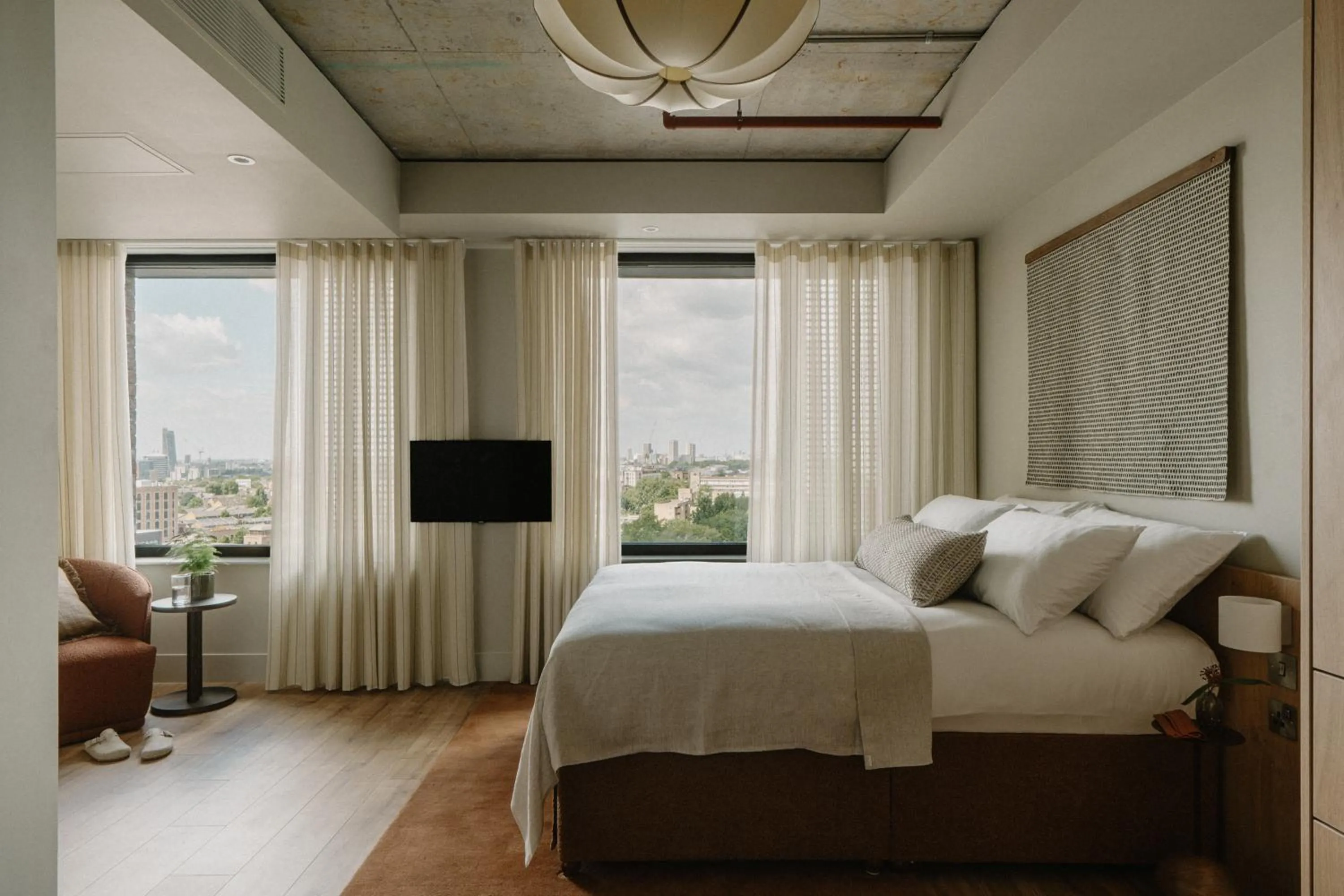 TV and multimedia, Bed in Mason & Fifth, Westbourne Park