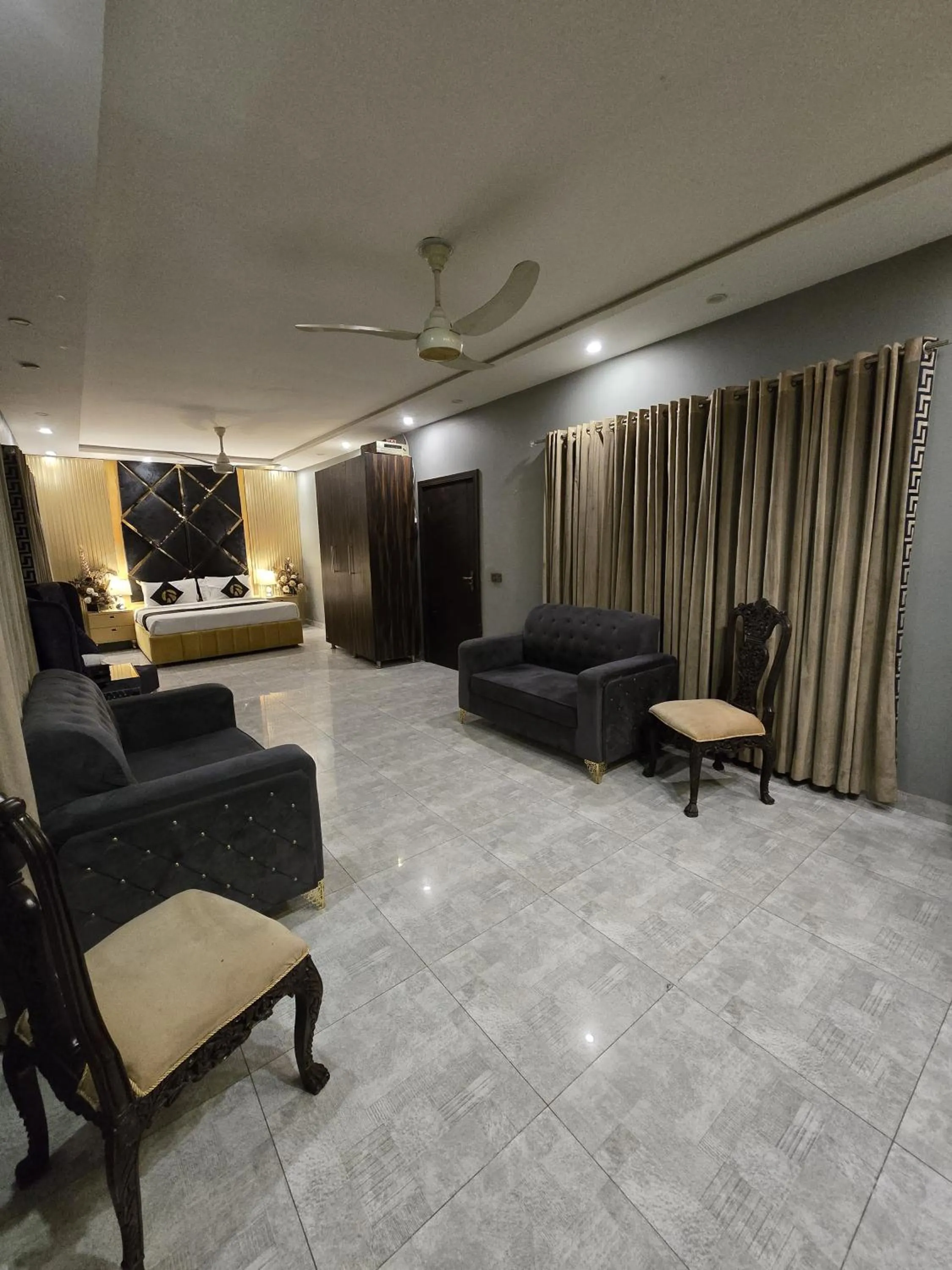 Living room in Palm tree suites