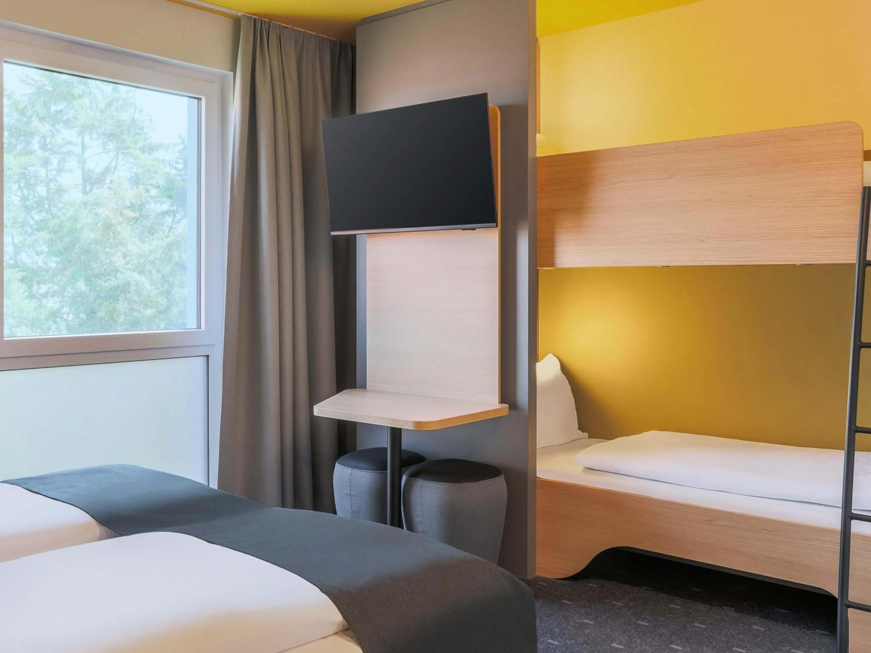 Photo of the whole room, Bed in B&B HOTEL Bruchsal-Karlsdorf