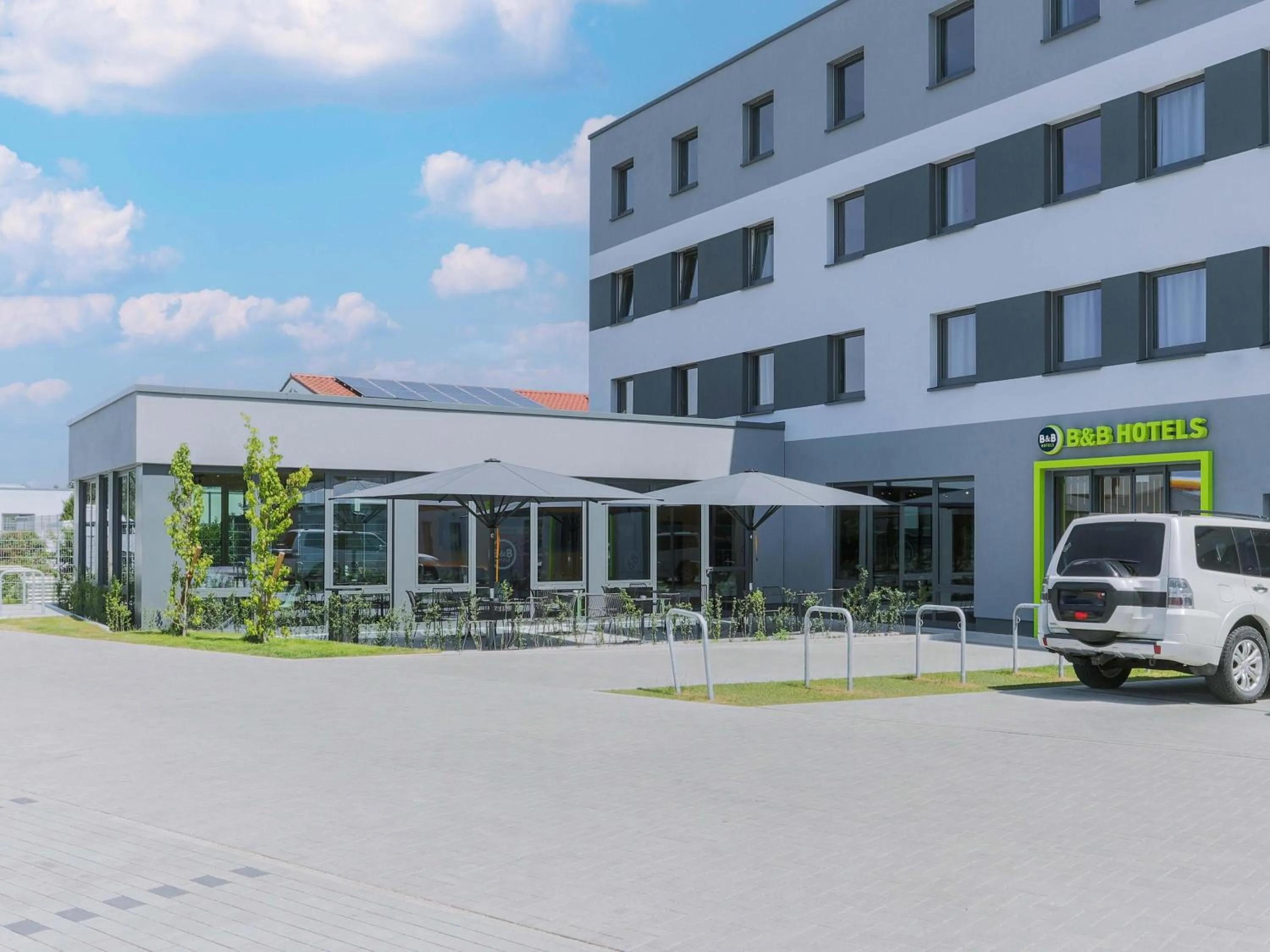 Property building in B&B HOTEL Bruchsal-Karlsdorf