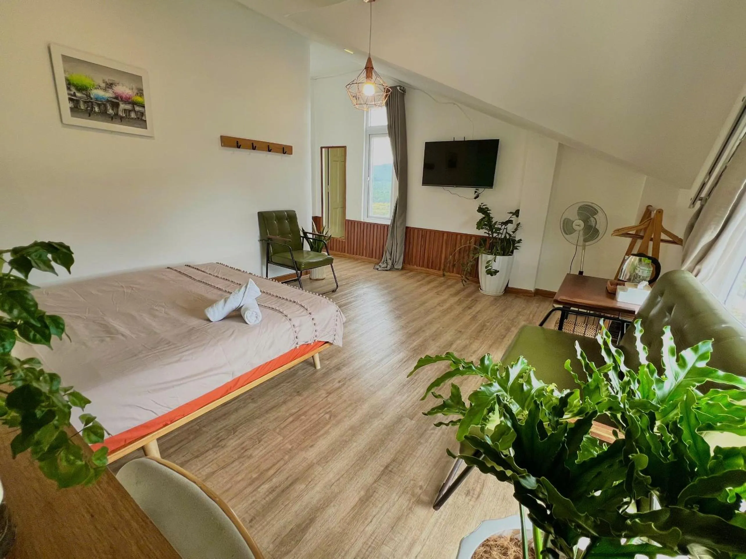 Communal lounge/ TV room, Bed in Nhà An Đà Lạt 3