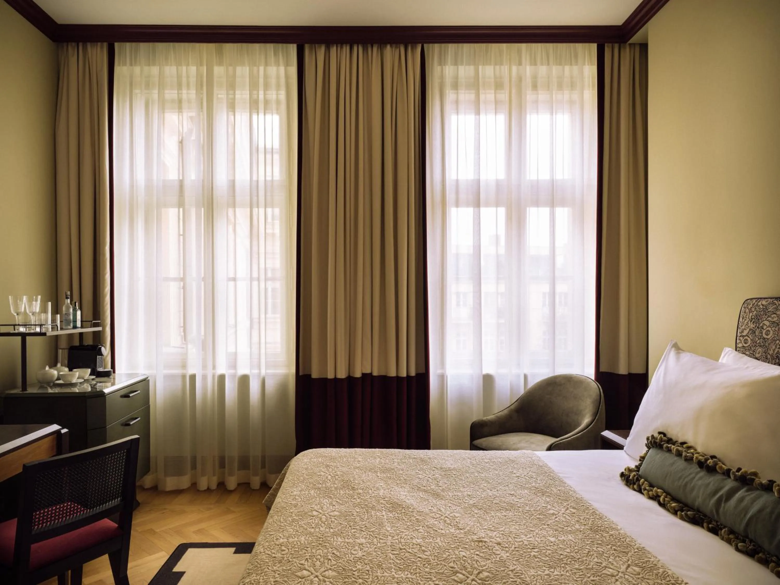 Bedroom, Bed in Sir Prague, part of Sircle Collection