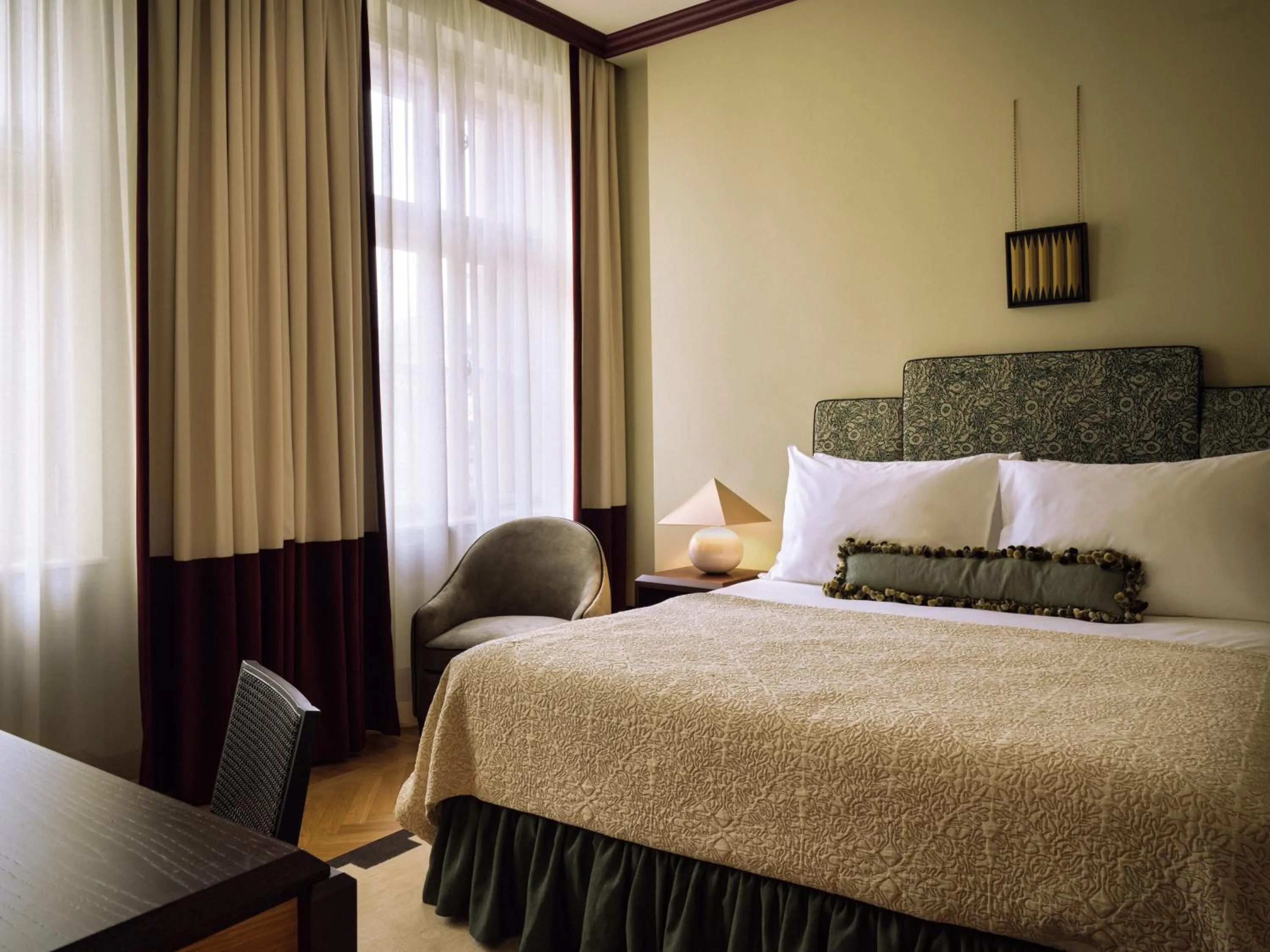 Bedroom, Bed in Sir Prague, part of Sircle Collection